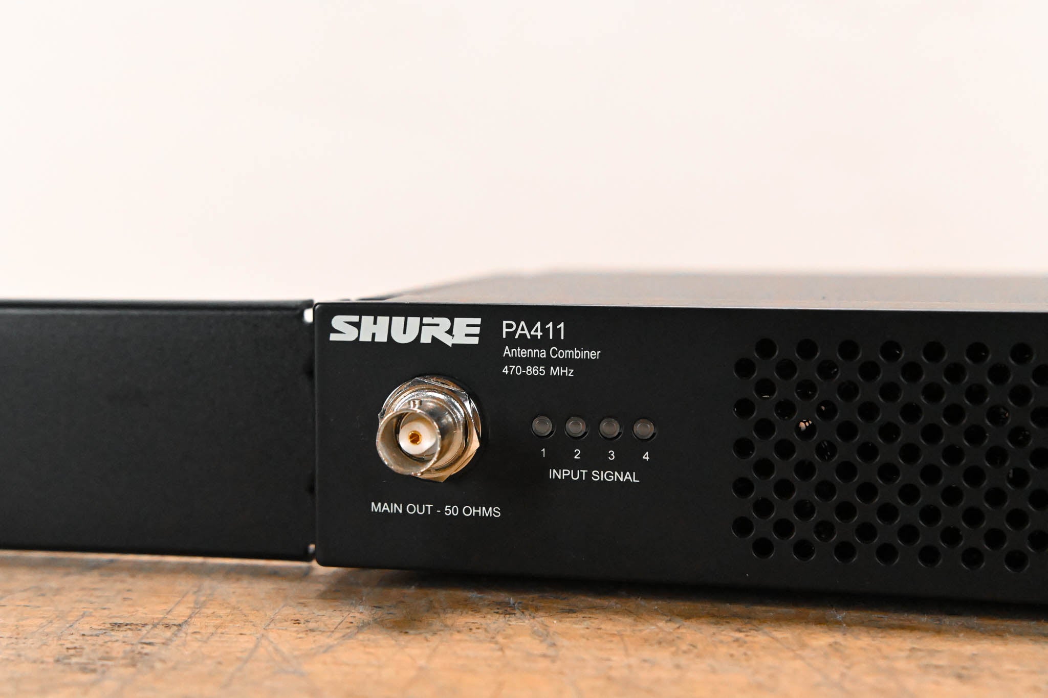 Shure PA411 Antenna Combiner for PSM 300 Series Wireless NO POWER SUPPLY
