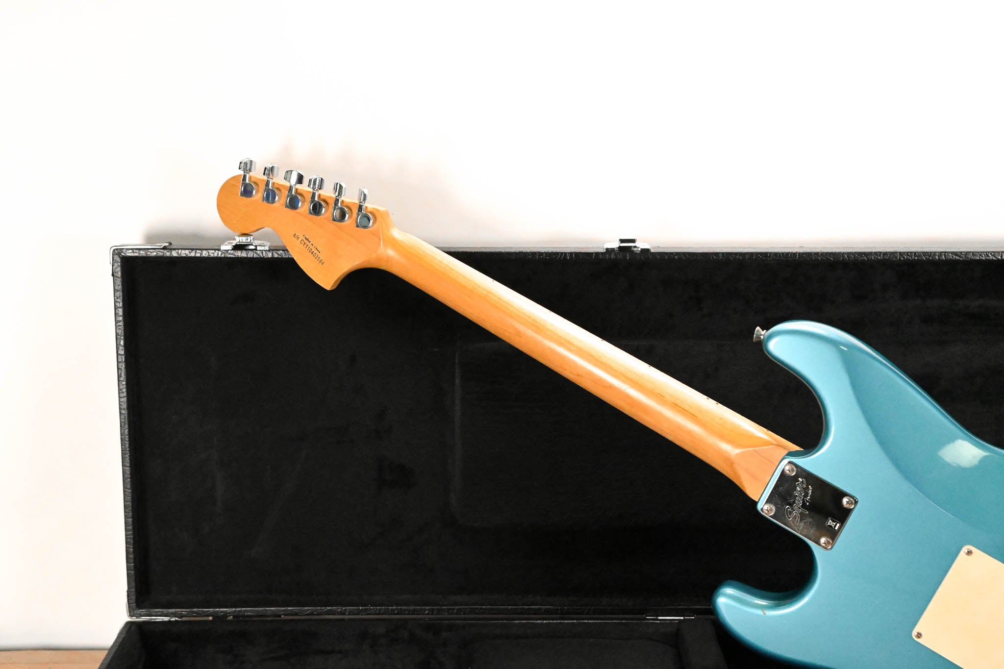 Squier Affinity Series Stratocaster - Blue with Hardshell Case