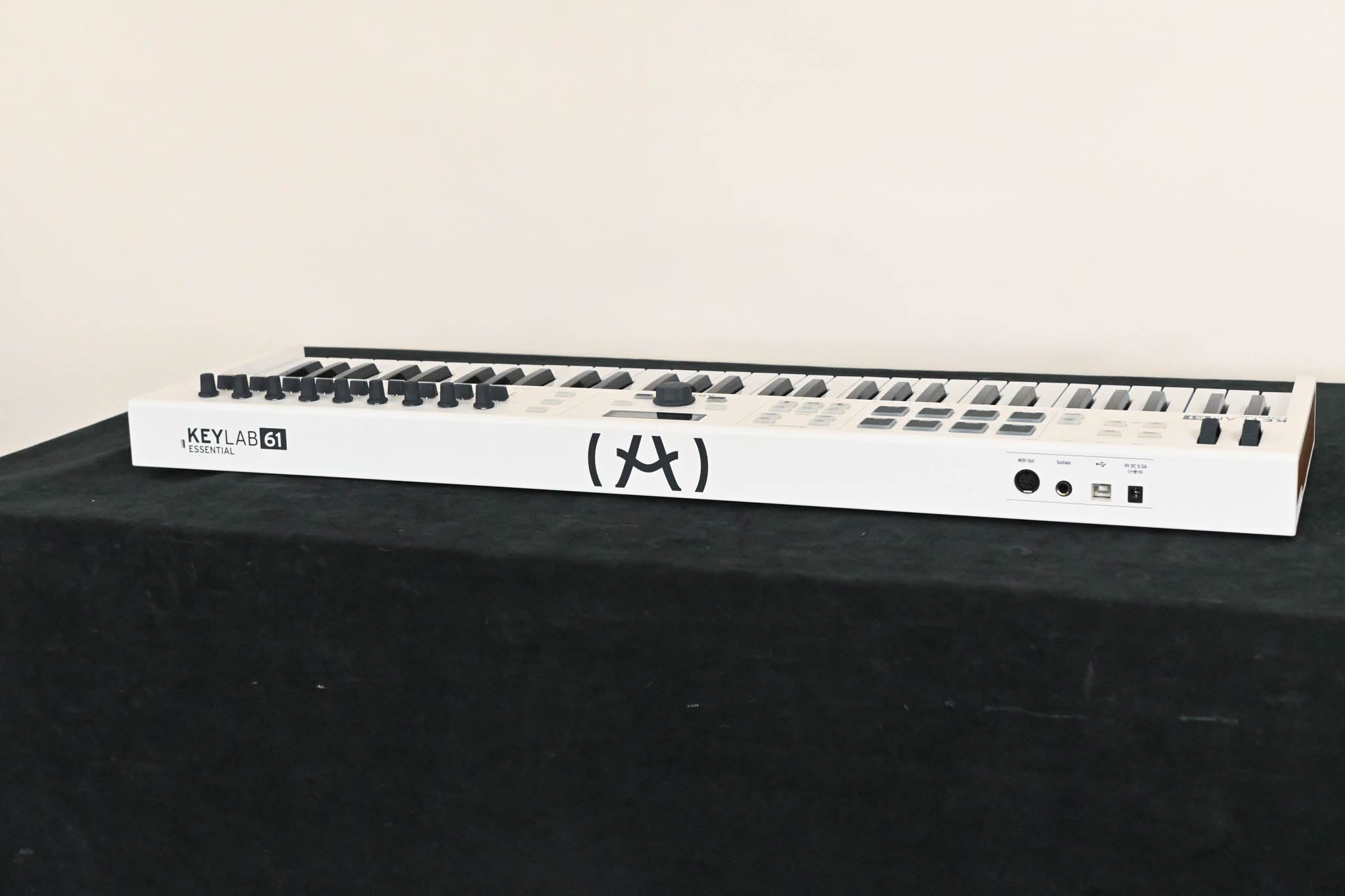 Arturia KeyLab Essential 61 MIDI Controller - White (NO POWER SUPPLY)