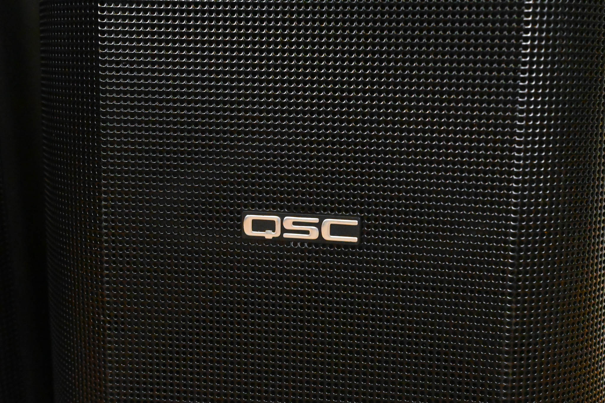 QSC I-82H 8" 2-Way 200-Watt Passive PA Speaker (PAIR)