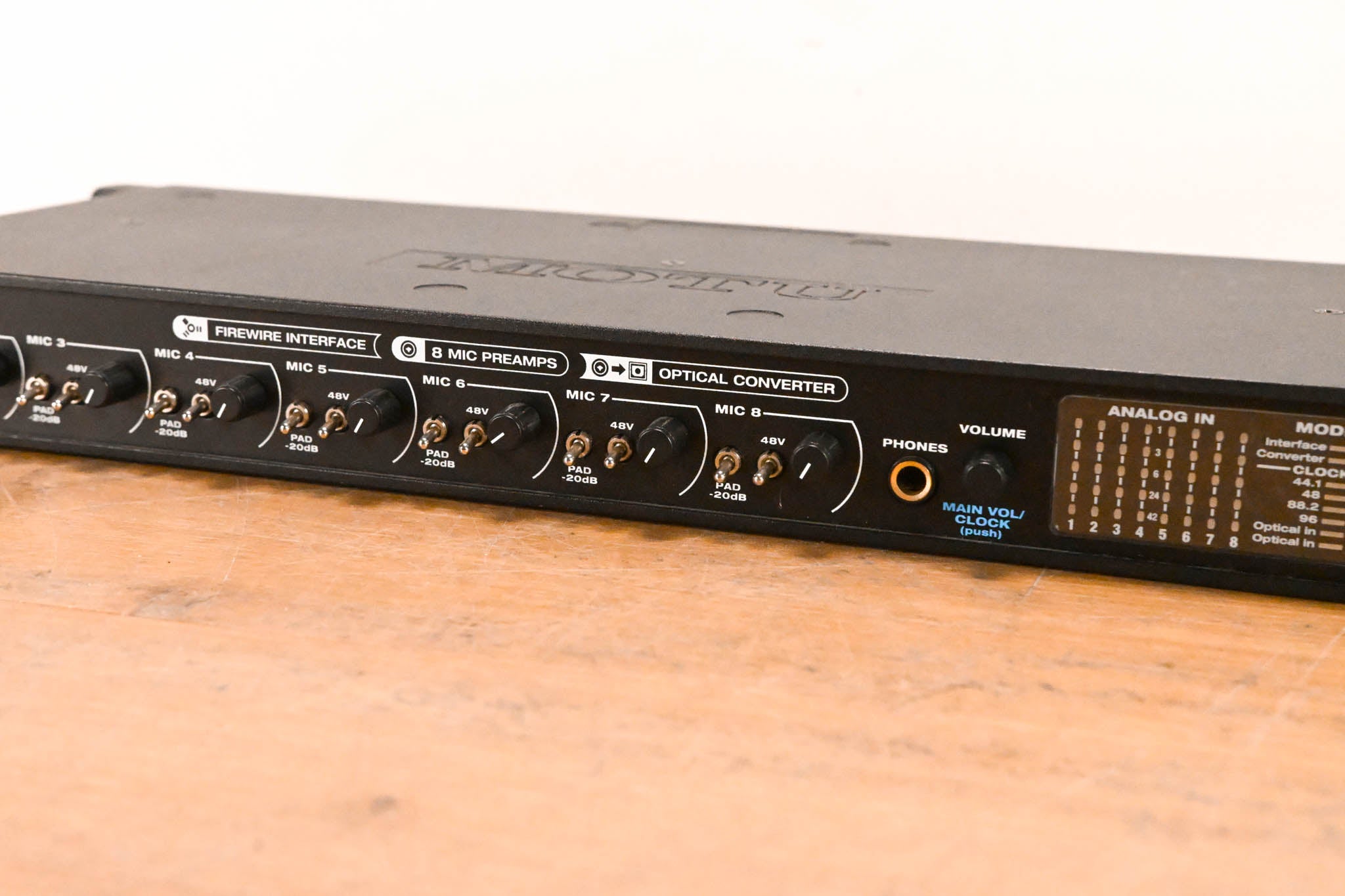 MOTU 8pre 16x12 FireWire Audio Interface with 8 Mic Inputs