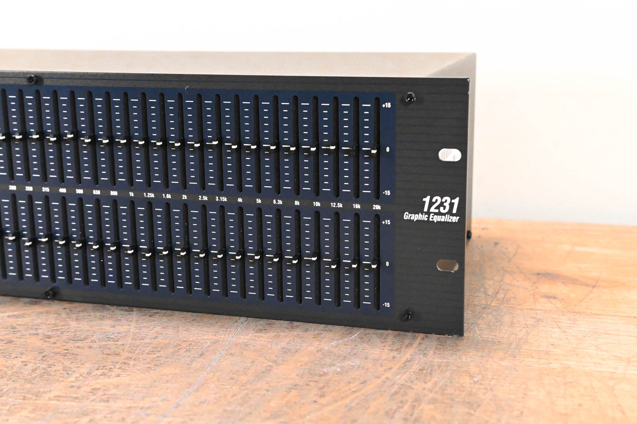 dbx 1231 Dual-Channel 31-Band Graphic Equalizer