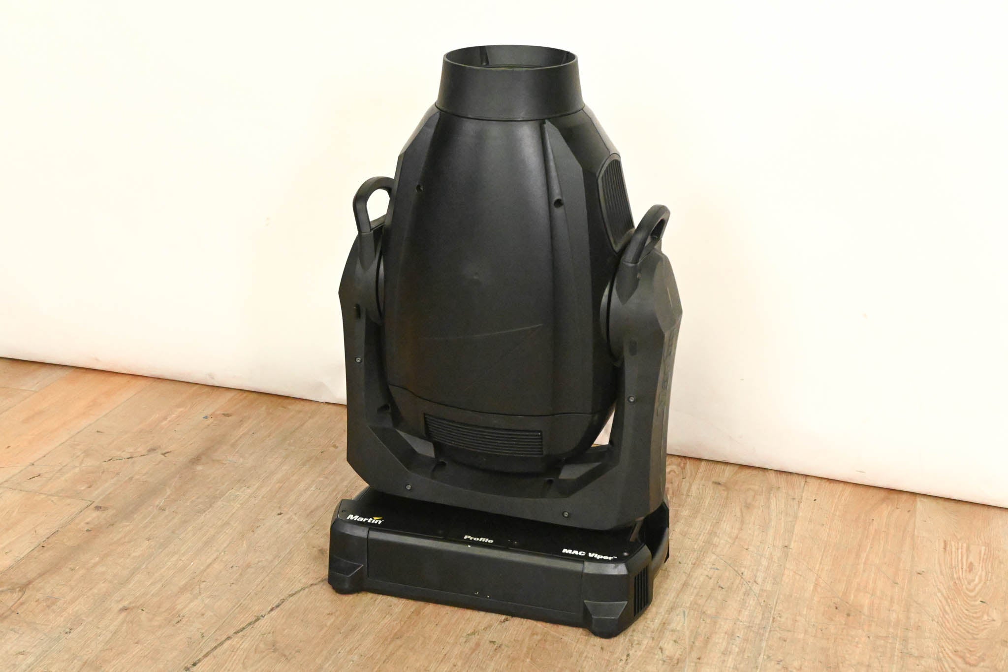 Martin MAC Viper Profile High Output Discharge-Based Moving Light