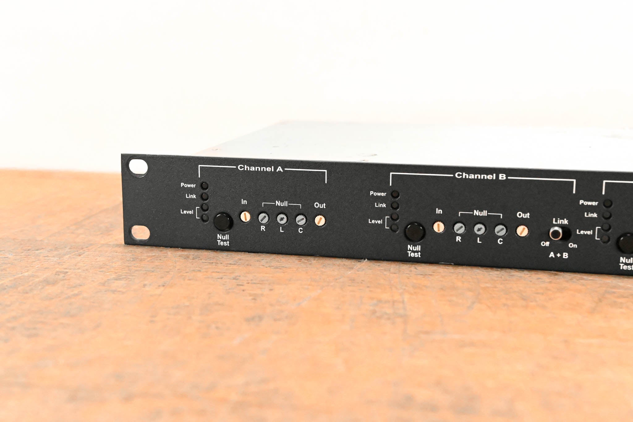 Clear-Com IF4W4 Encore 4-Channel 4-Wire to Partyline Interface