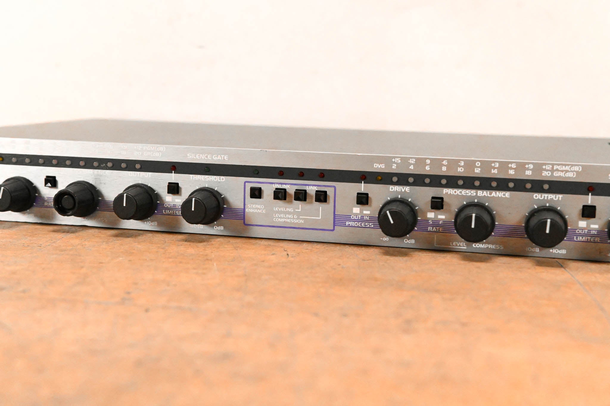 Aphex Compellor 320D Stereo Audio Level Controller