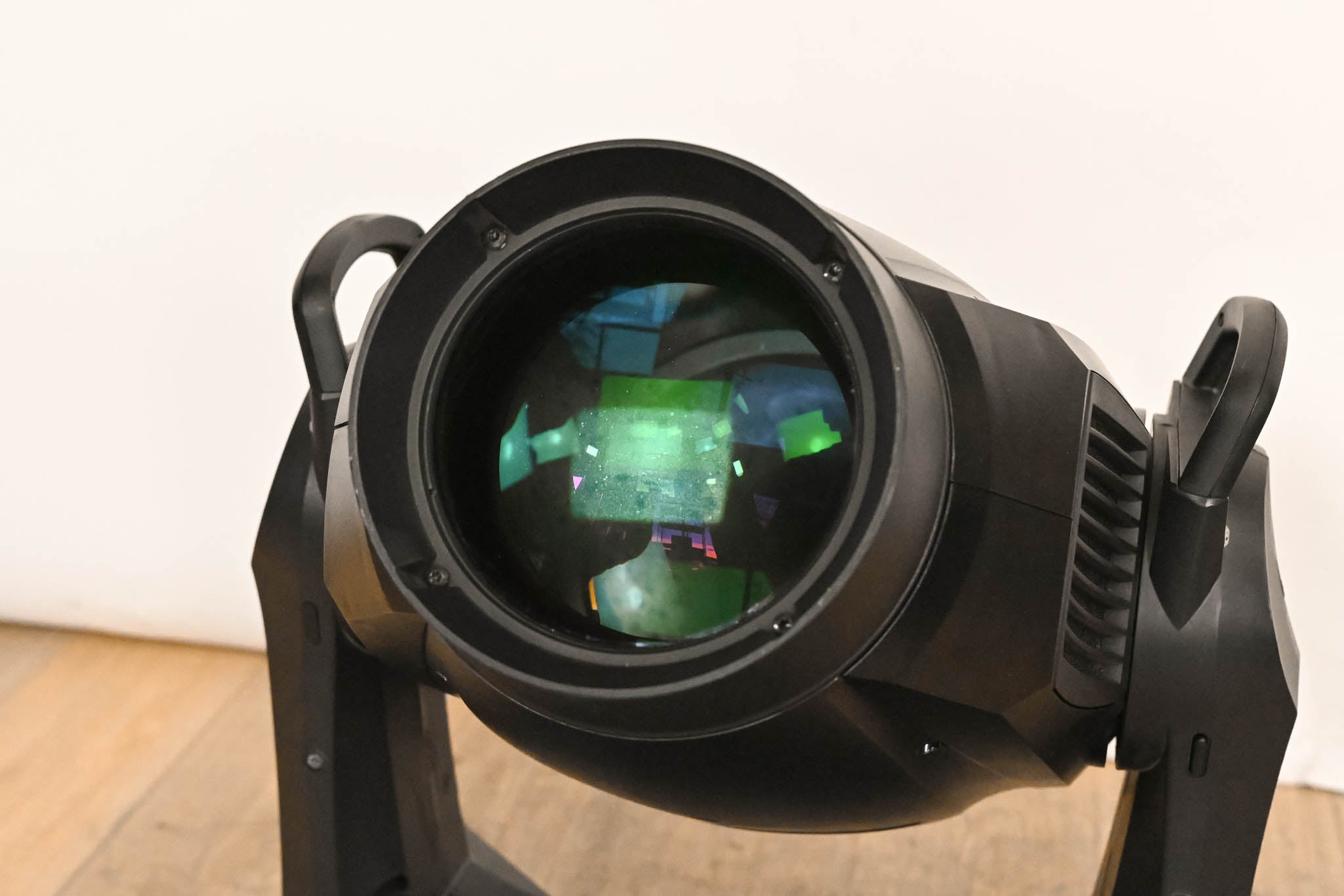 Martin MAC Viper Profile High Output Discharge-Based Moving Light