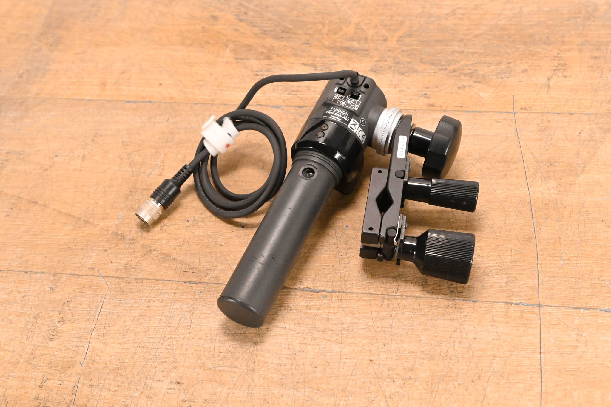 Fujinon ERD-20A-A02 Zoom Demand with MCA-7 Mounting Clamp