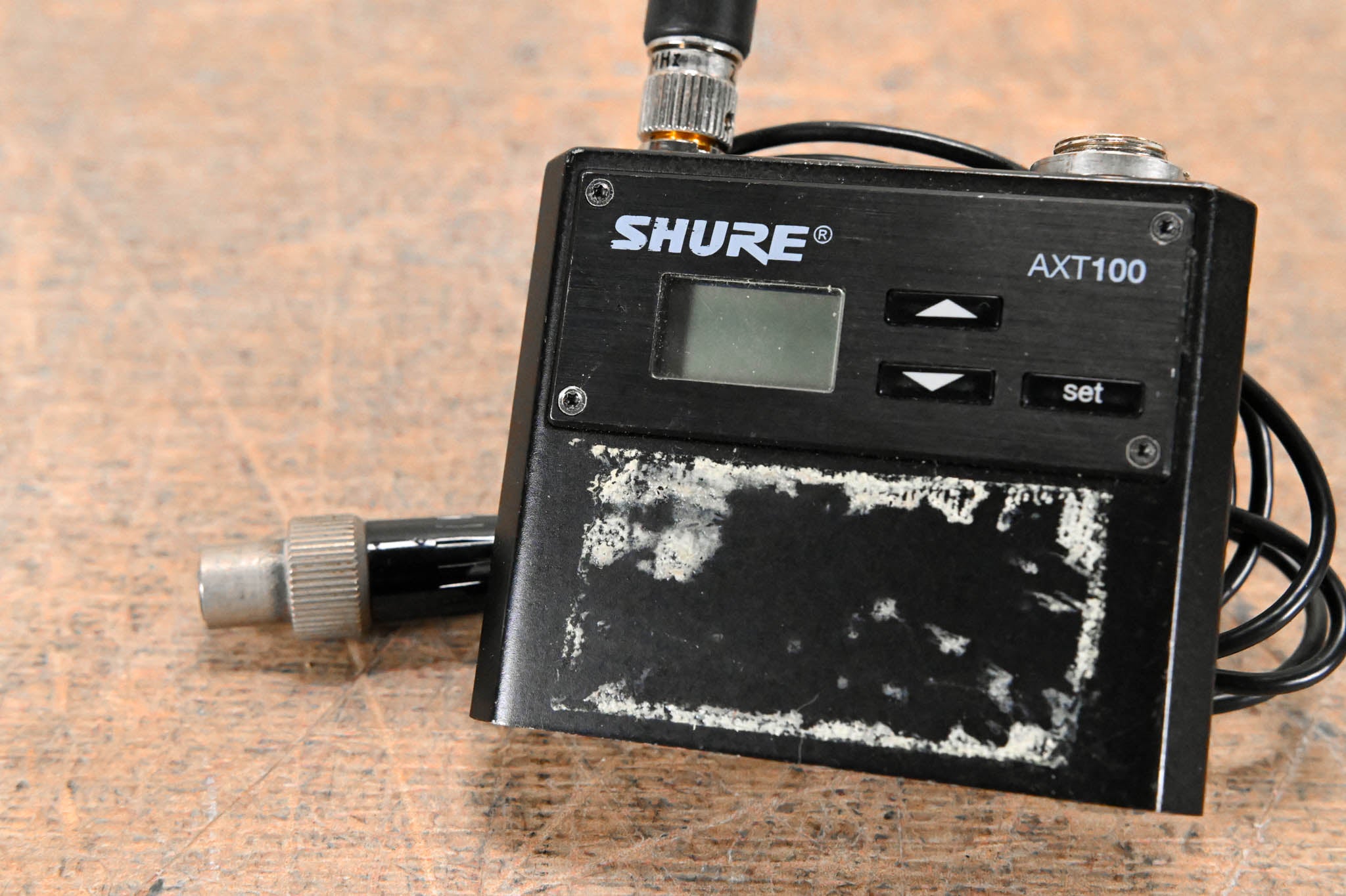 Shure AXT100 Bodypack Transmitter - J5 Band: 578-638 MHz