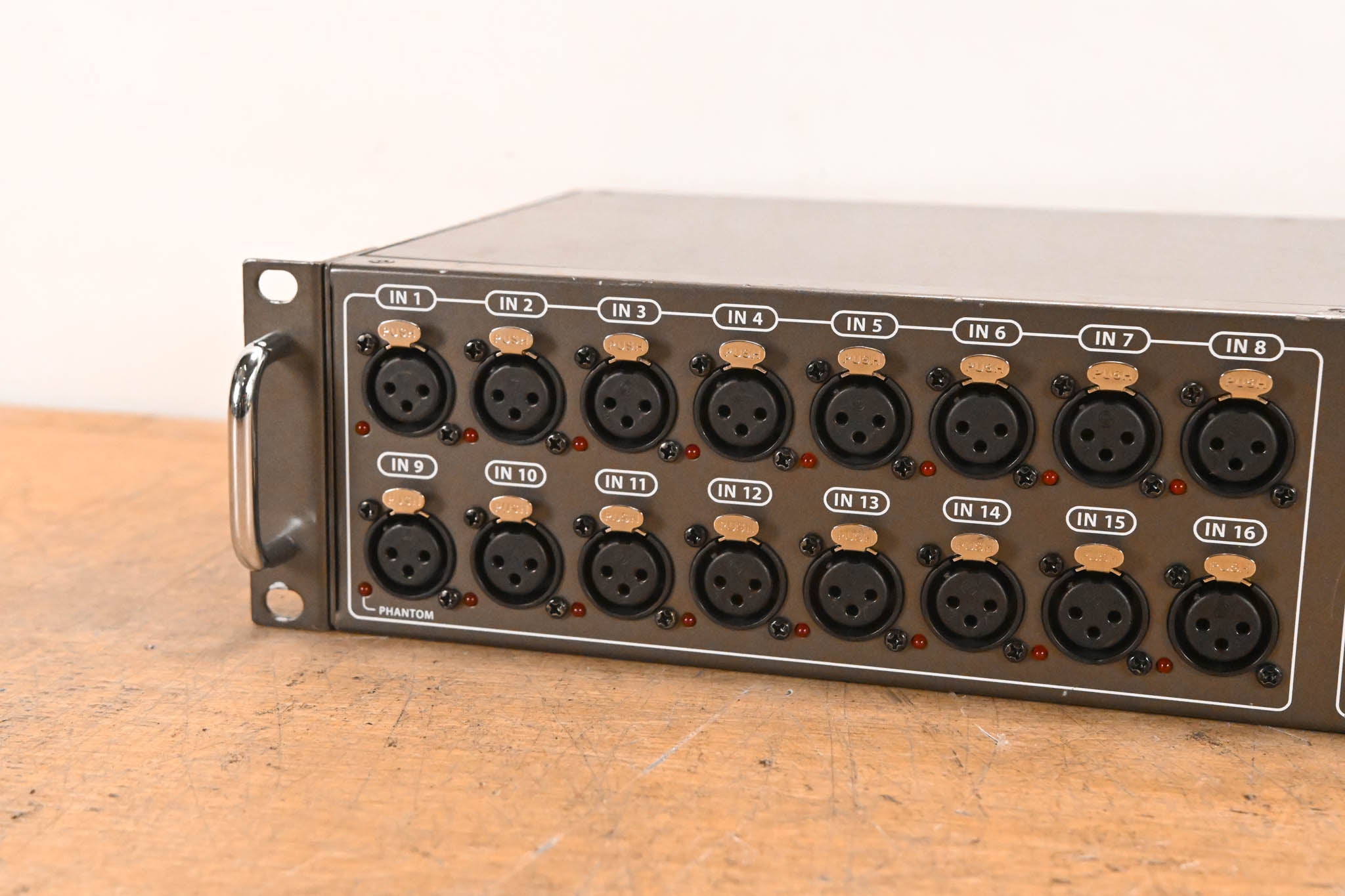 Behringer S16 16 x 8 Digital Stage Box