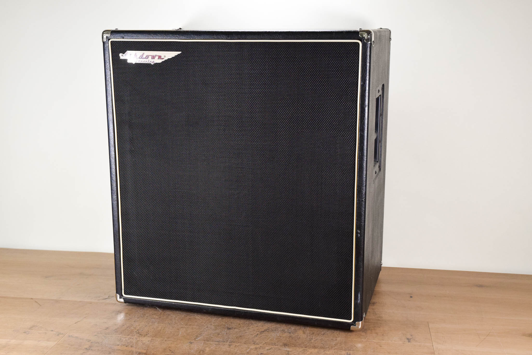 Ashdown MAG 410T Deep 450-watt Bass Cabinet w/Tweeter