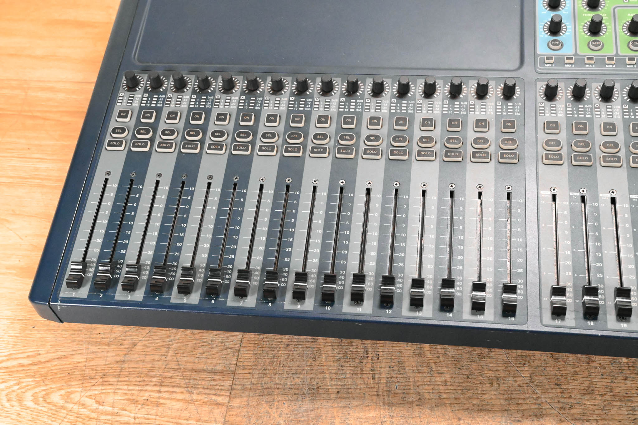 Soundcraft Si Expression 3 32-Channel Digital Mixer with MADI-USB Card