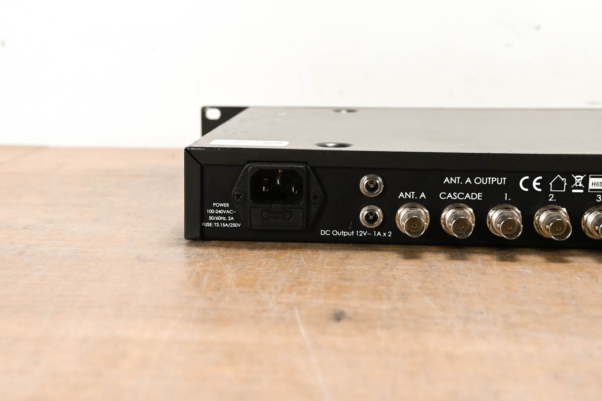 RF Venue DISTRO4 UHF Antenna Distribution System