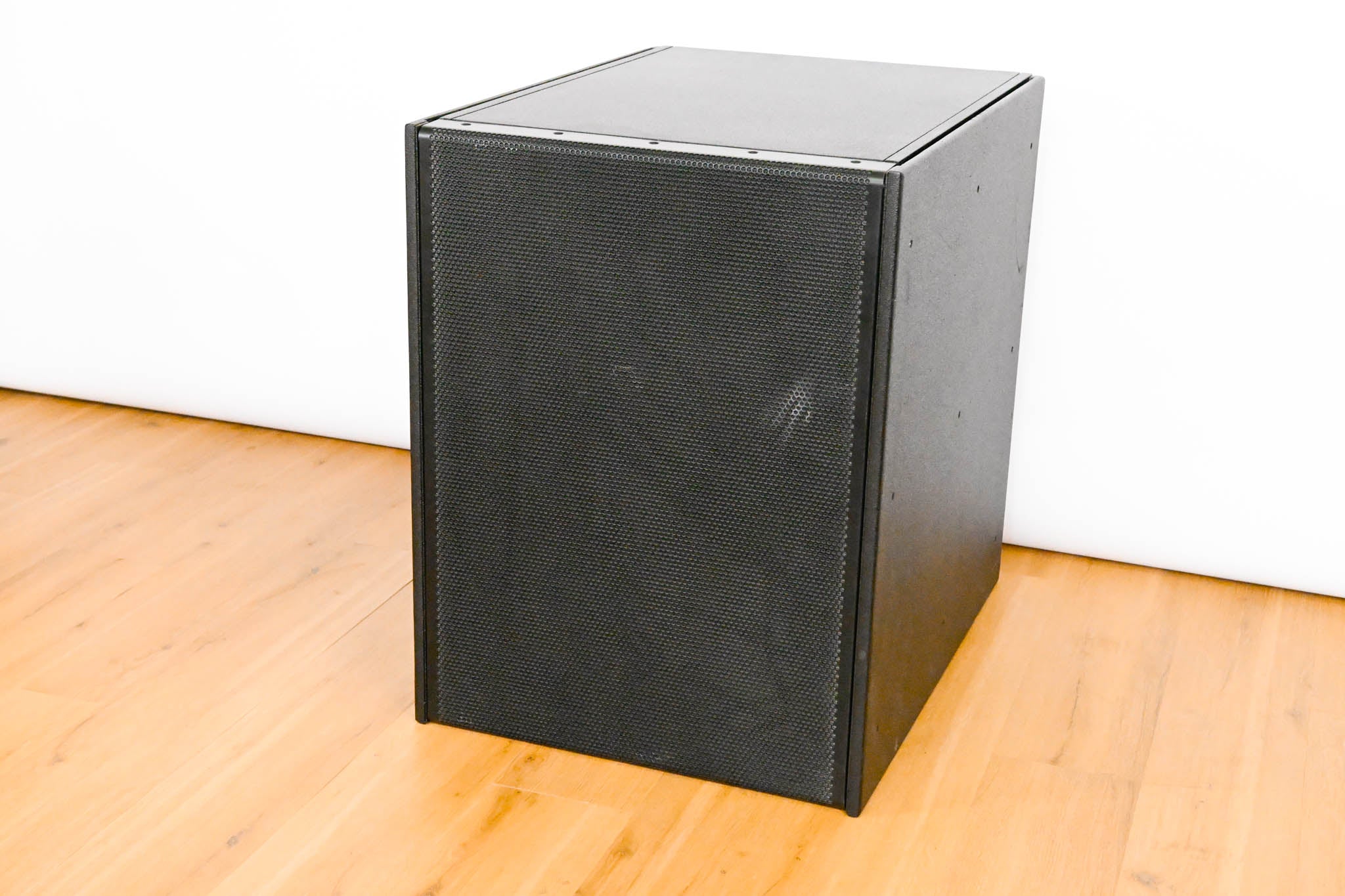 Electro-Voice (EV) EVA-2151D Dual 15" Passive Line Array Subwoofer