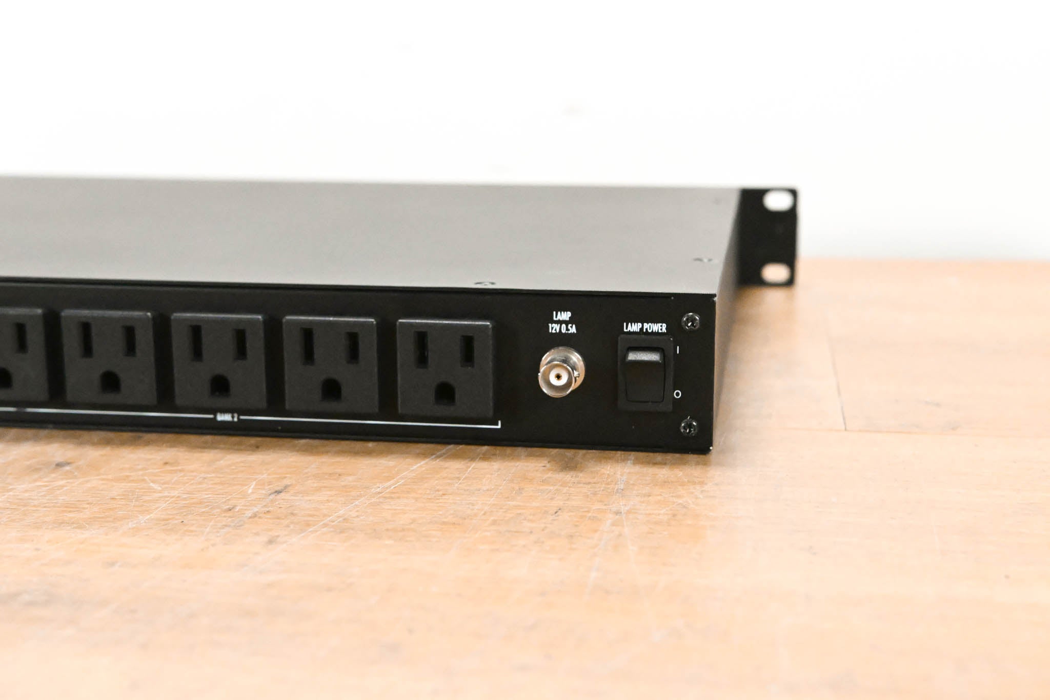 Furman PL-8C 15A Classic Series Power Conditioner with Lights