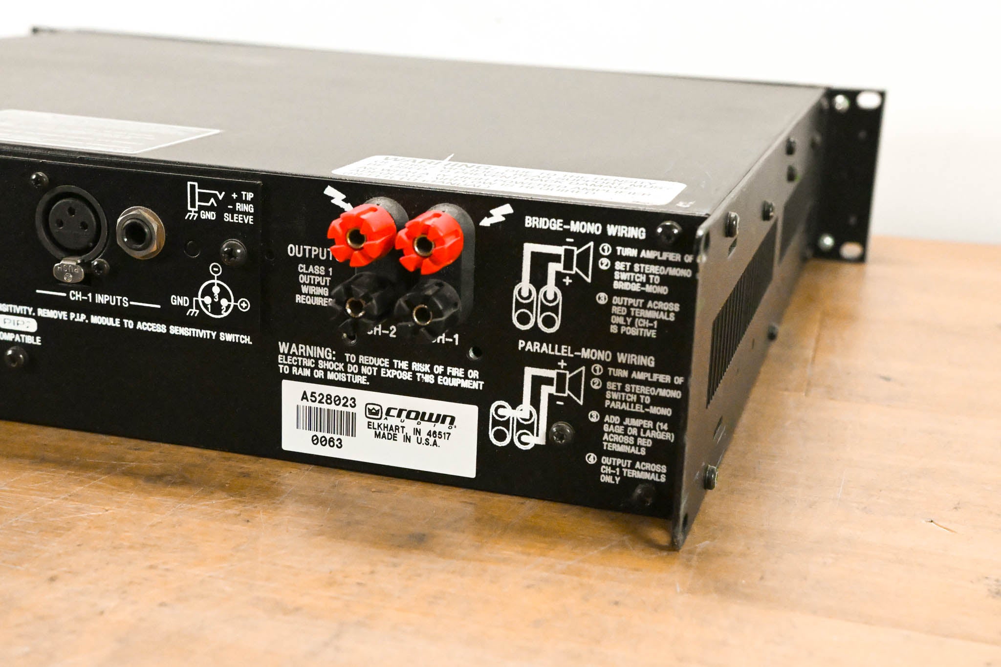 Crown Macro-Tech 2402 2-Channel Power Amplifier