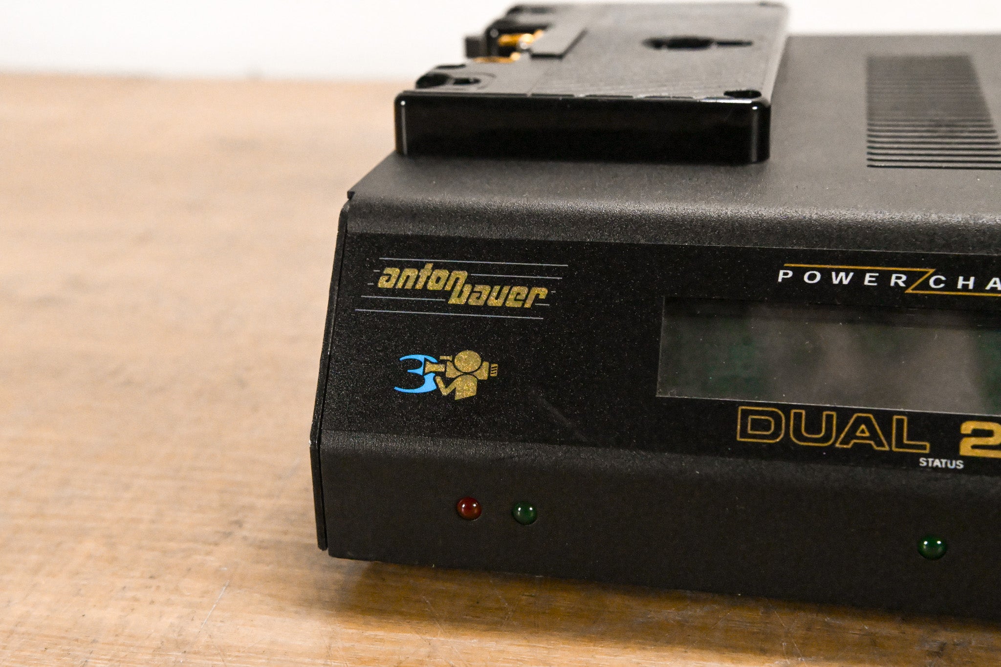 Anton Bauer Dual 2722 Interactive 2000 Battery Charger