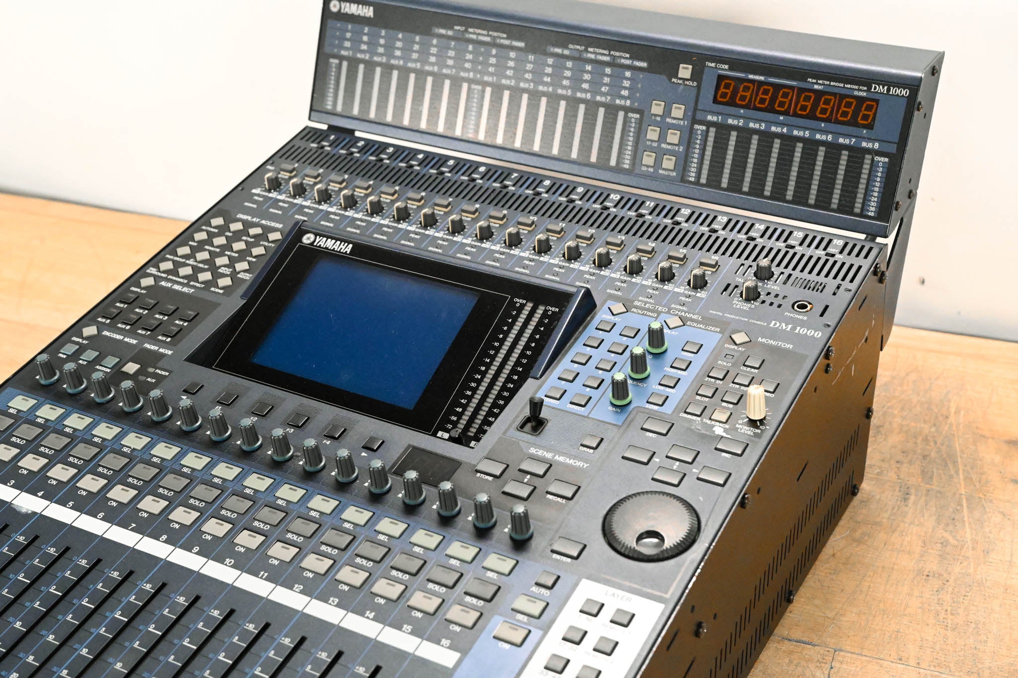 Yamaha DM1000 48-Channel Digital Audio Mixing Console