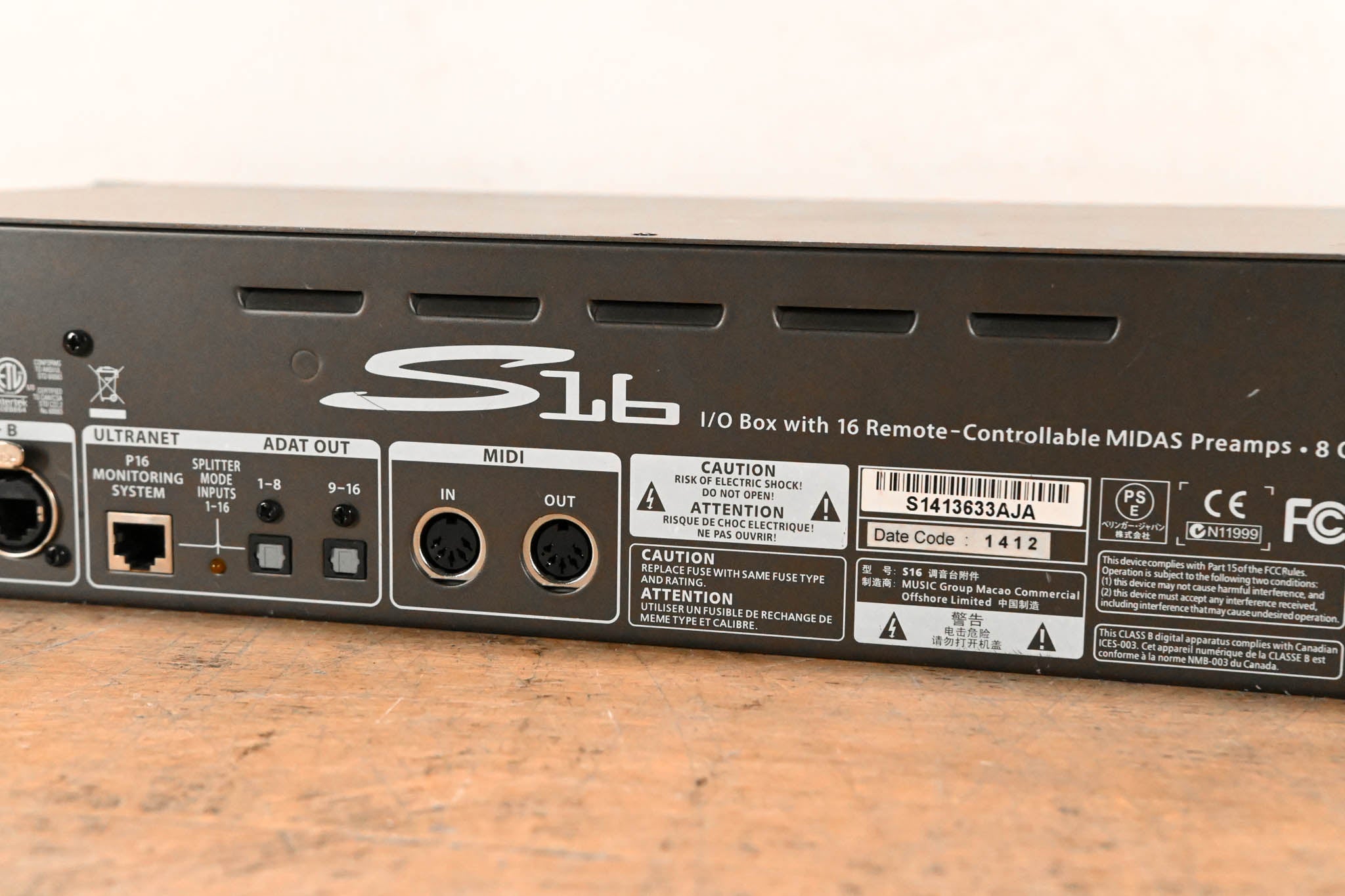 Behringer S16 16 x 8 Digital Stage Box