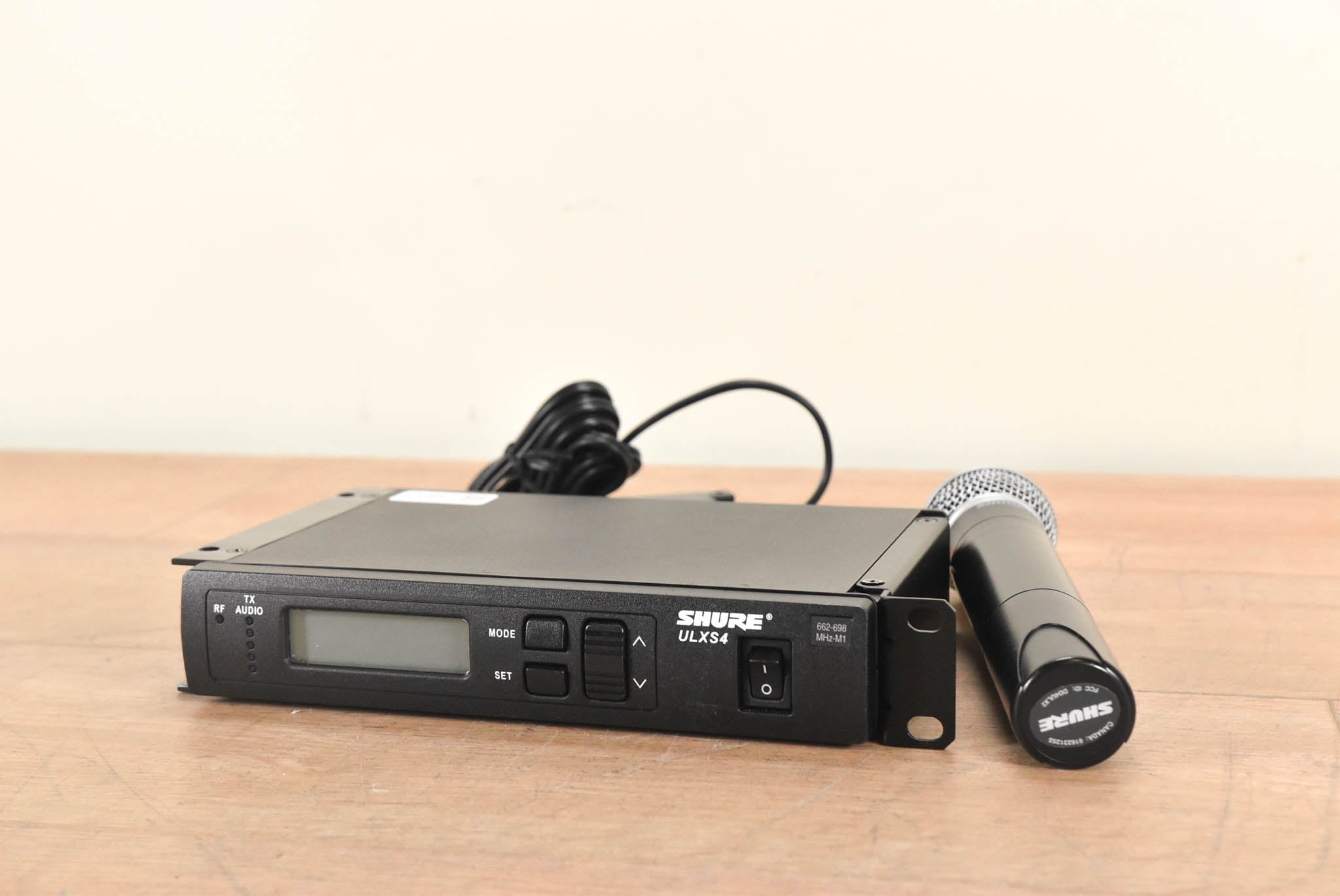 Shure ULXS24/58 Handheld Wireless System - M1 Band: 662-698 MHz