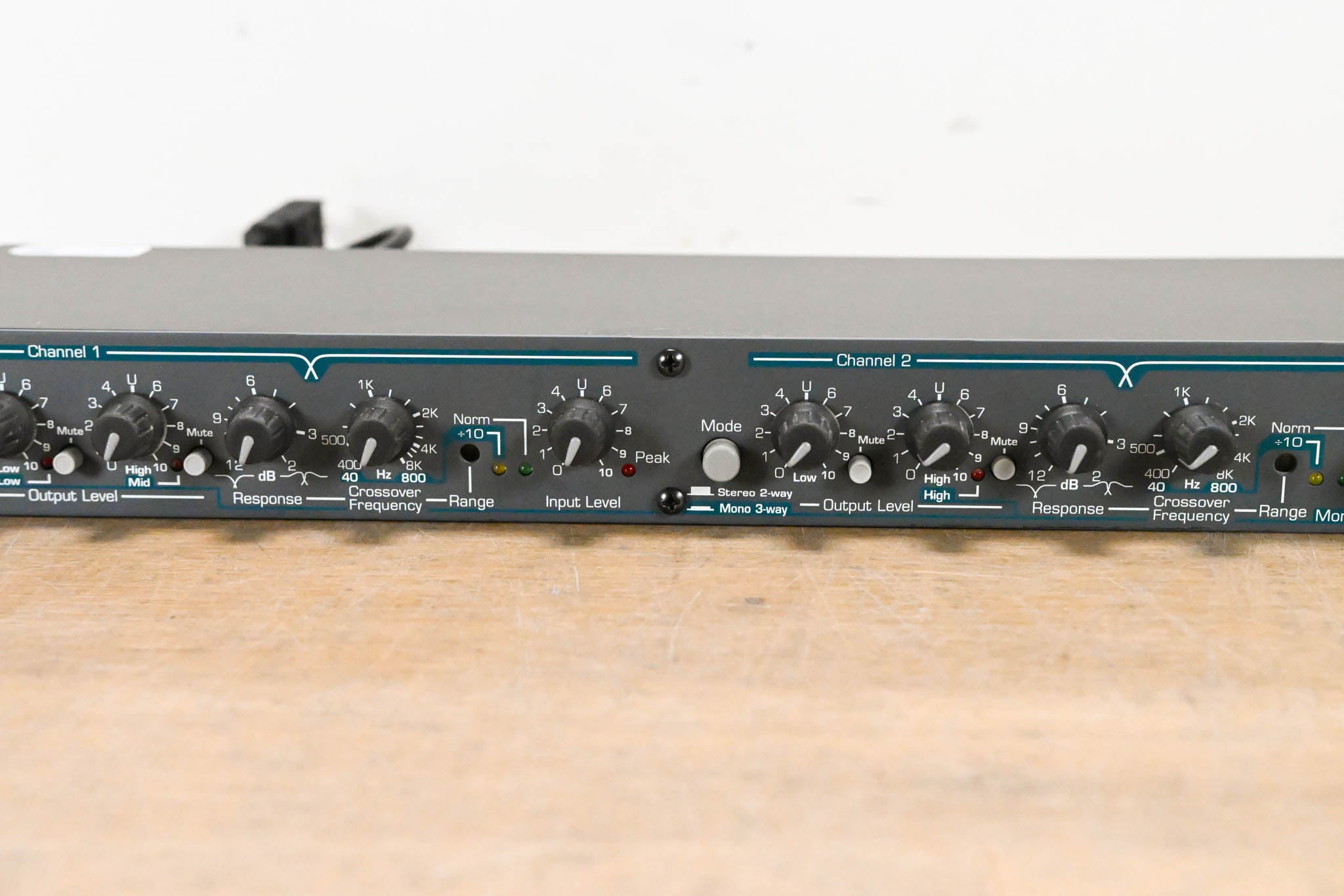 Ashly XR-1001 Stereo 2-Way, Mono 3-Way Crossover