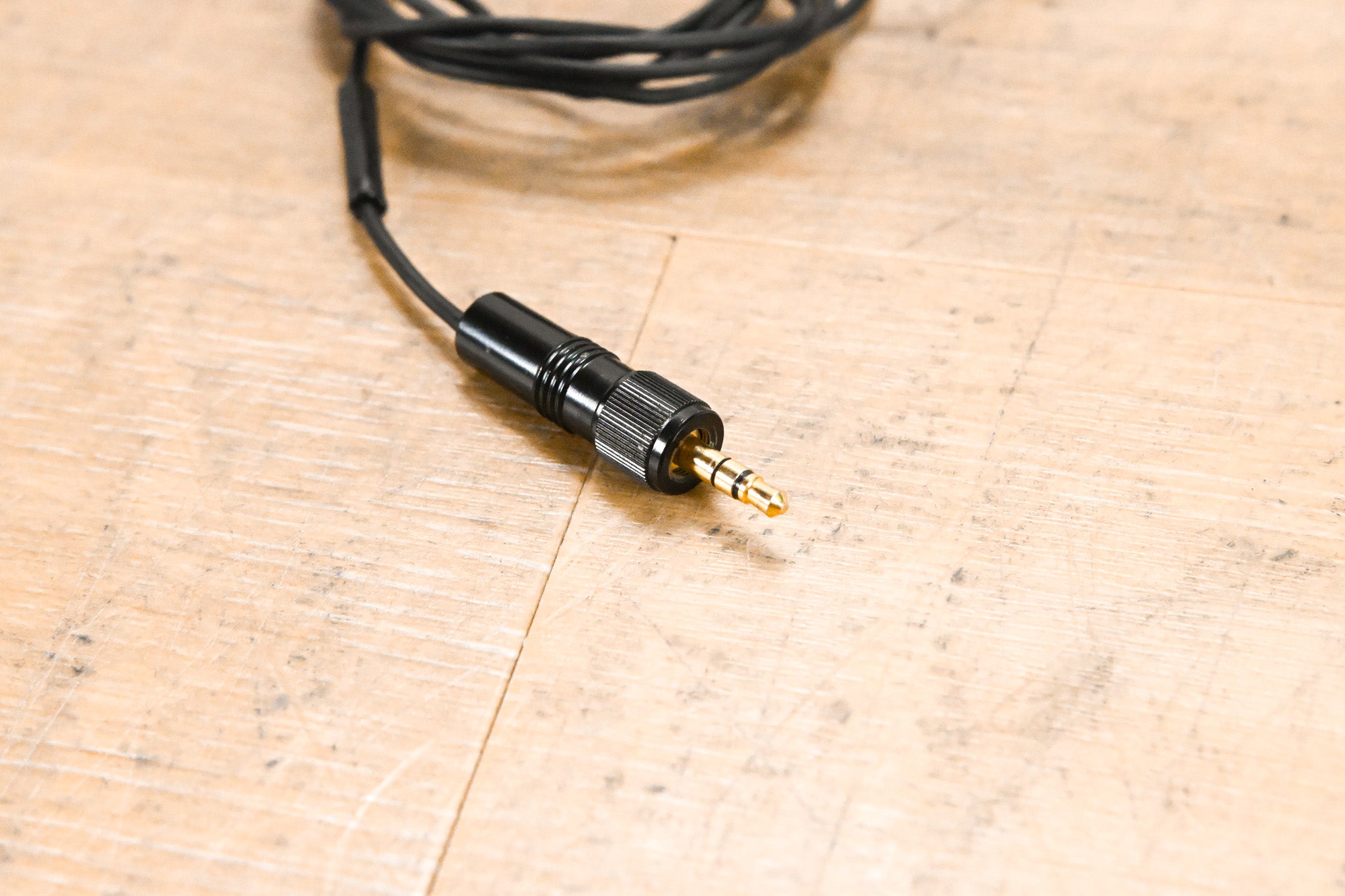 Sennheiser MKE 2 Lavalier Lapel Microphone w/ Locking 3.5mm Connector