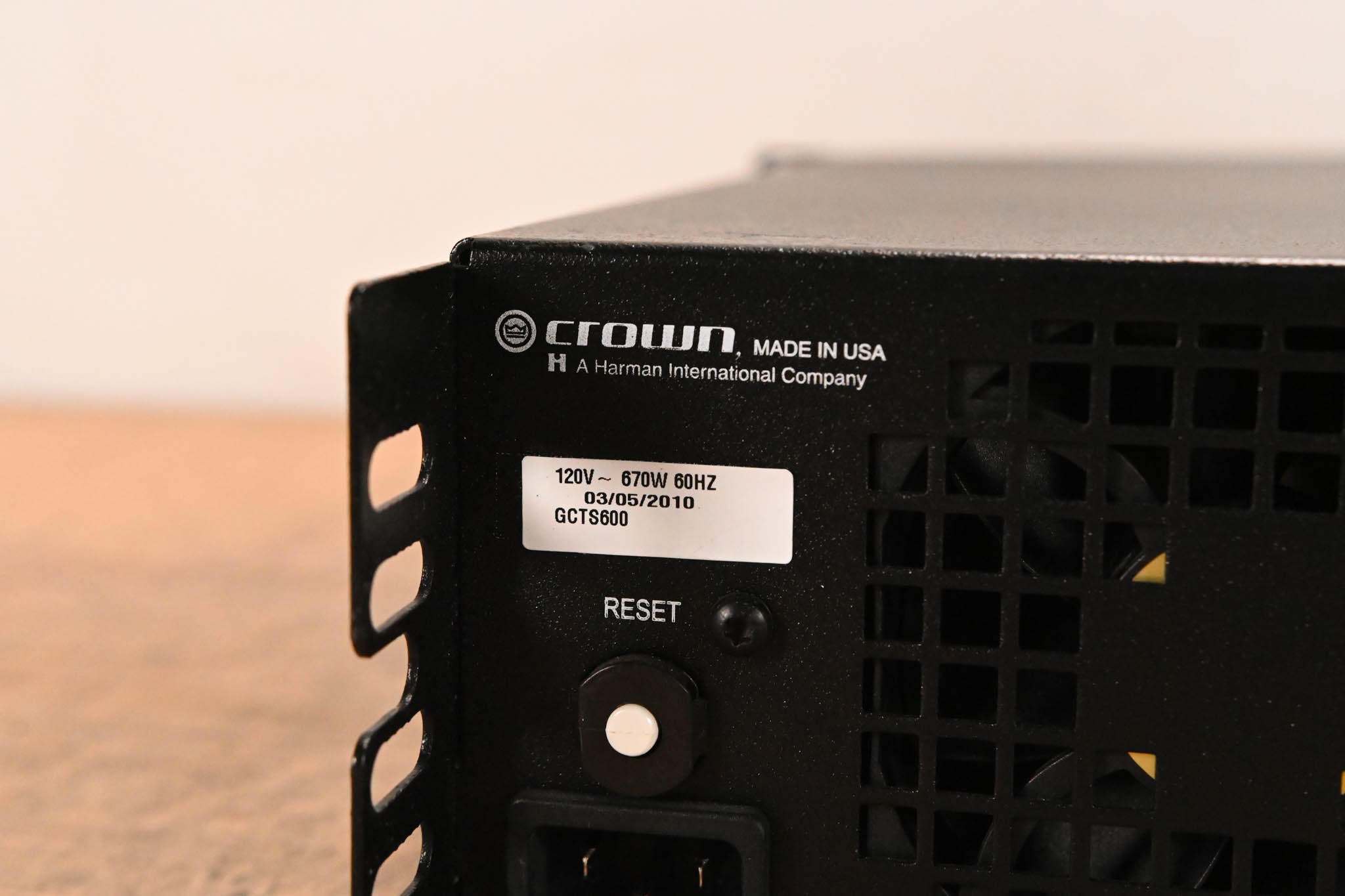 Crown CTs 600 Two-Channel 300W Power Amplifier