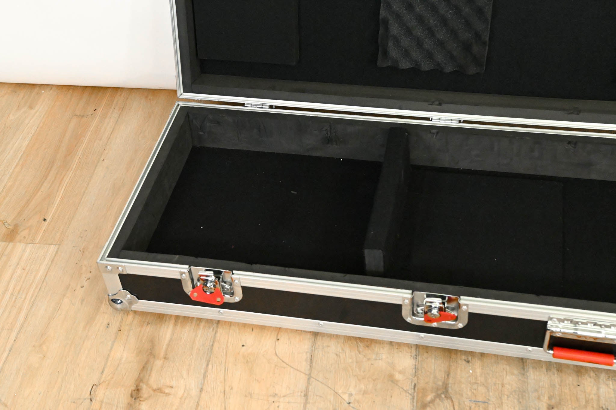 Gator Cases G-TOUR 88 88-Note Keyboard Road Case with Wheels