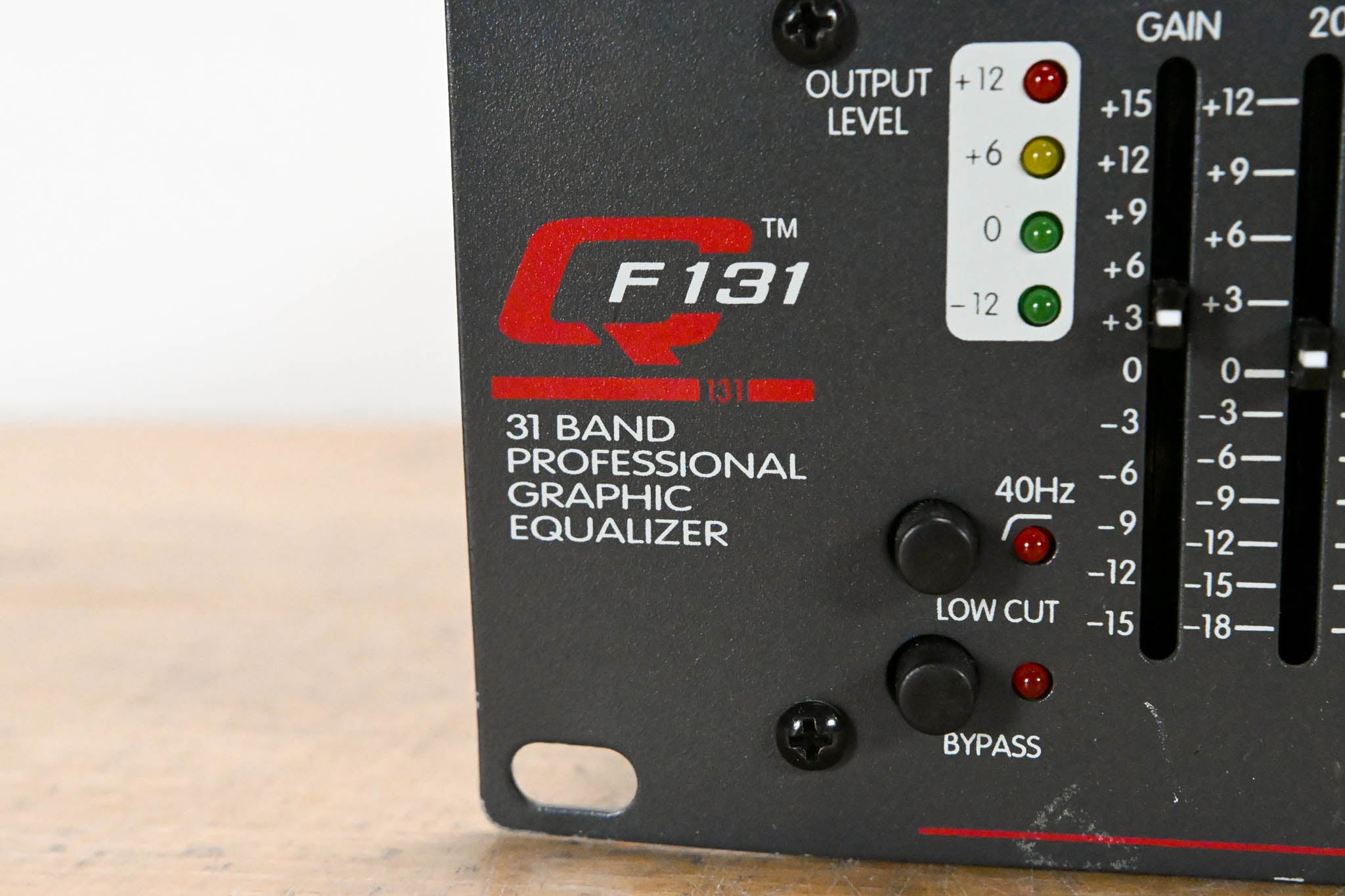 Peavey QF 131 31-Band Graphic Equalizer