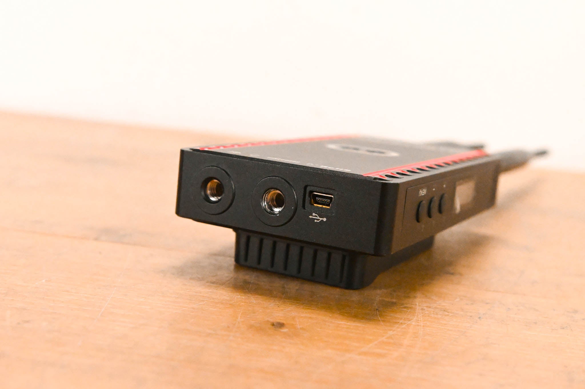 CINEGEARS Ghost-Eye 600MP v2 Wireless Video Transmission Kit w/ two RX