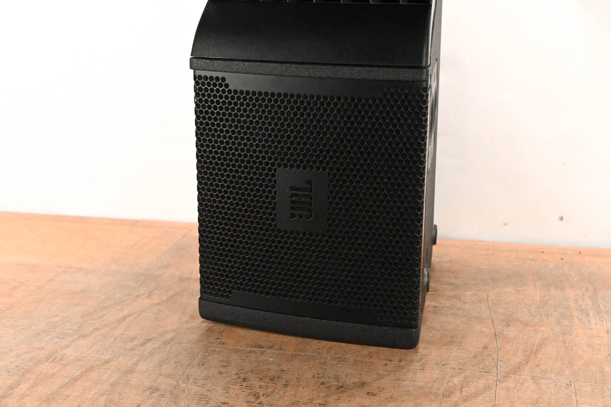 JBL VRX928LA 8" Two-Way Line Array Loudspeaker System