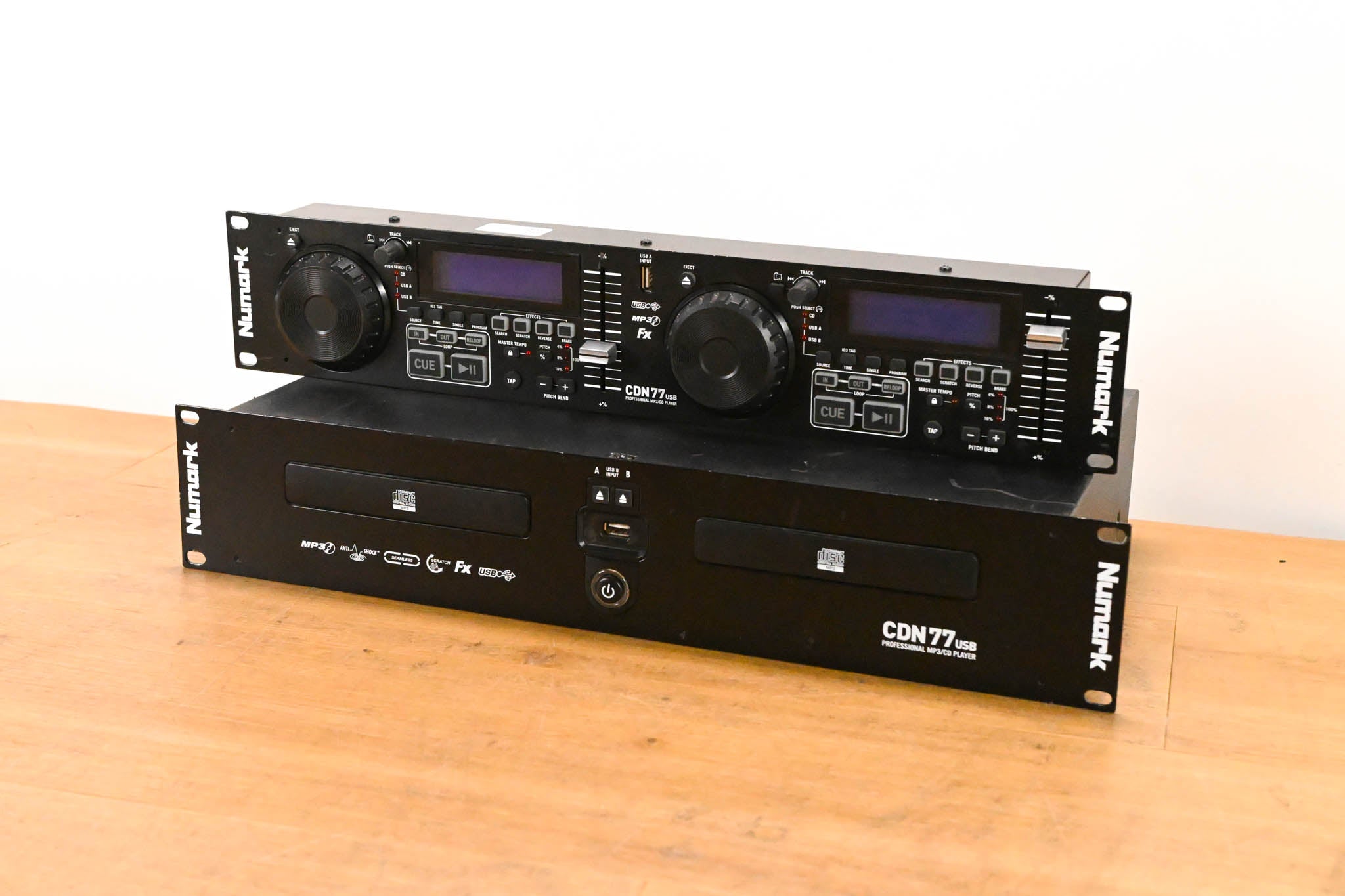 Numark CDN77USB Professional MP3 USB/CD Player with Controller