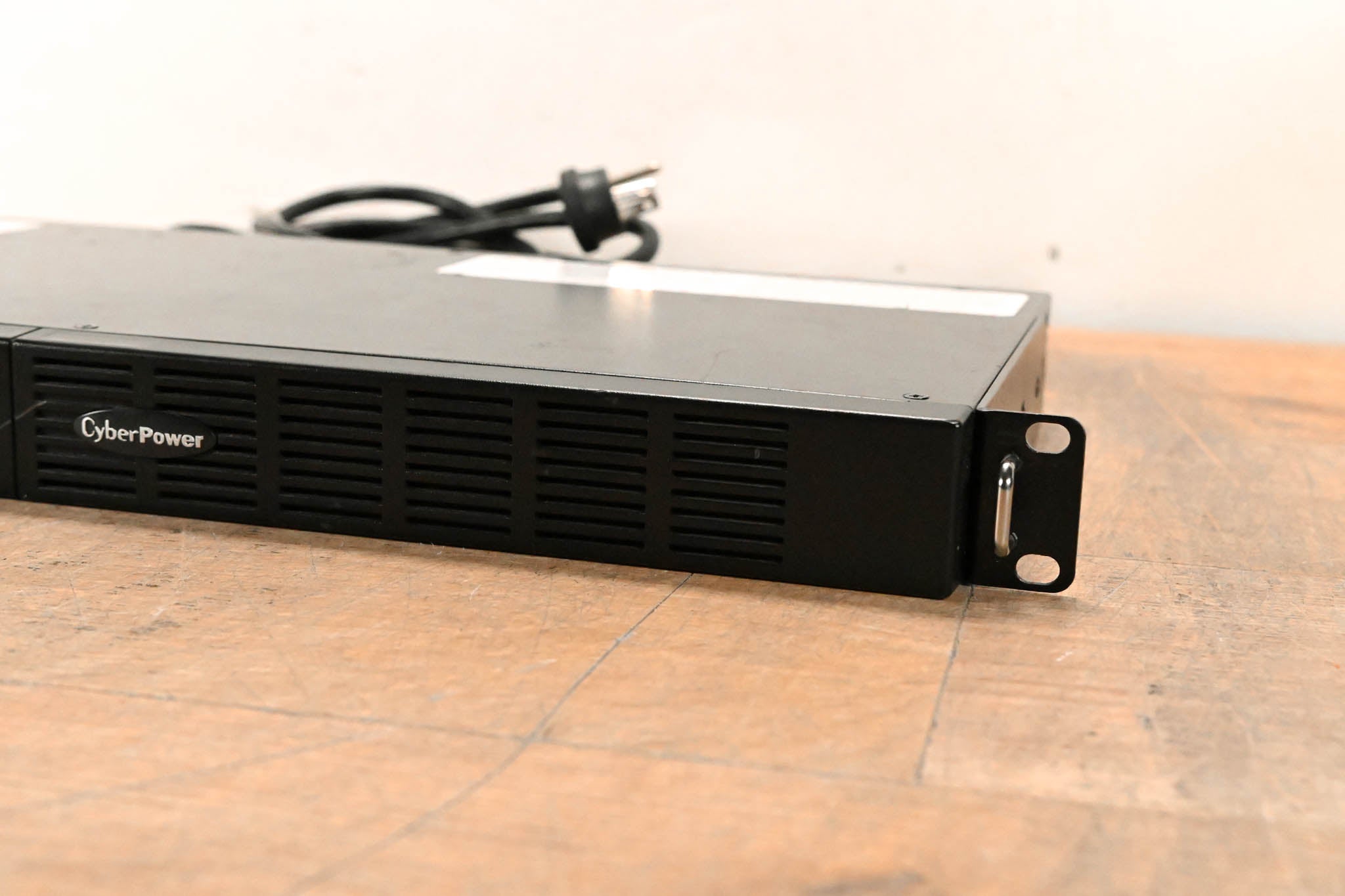 CyberPower OR700LCDRM1U Smart App LCD 700VA/400W 6-Outlet Rackmount UPS