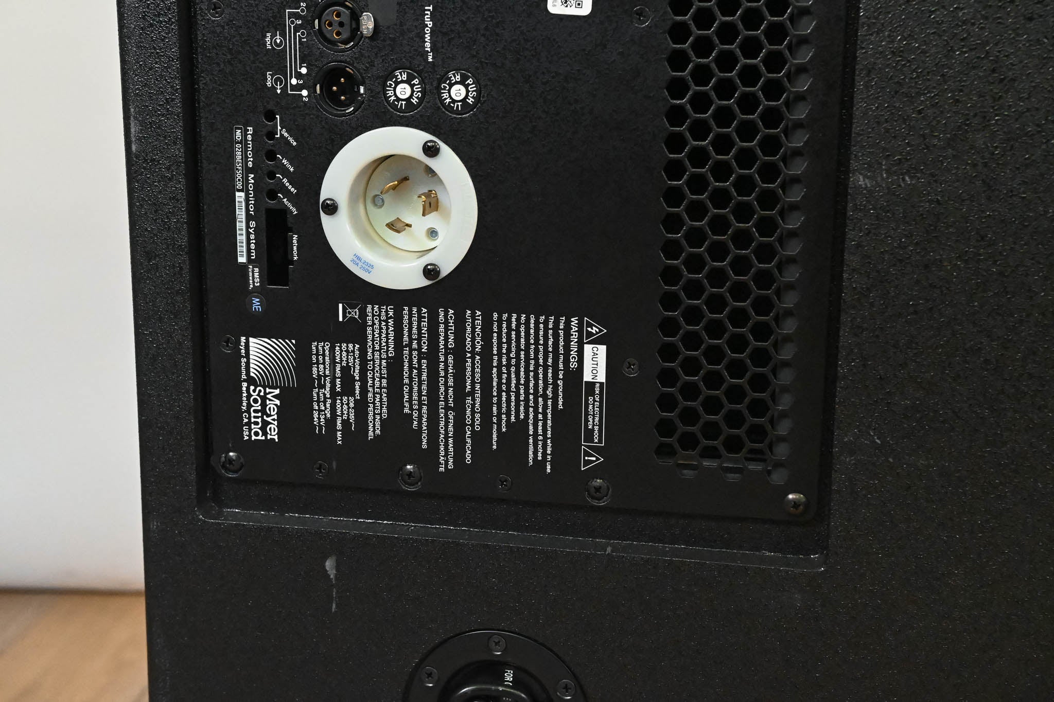 Meyer Sound 700-HP UltraHigh-Power Dual 18" Powered Subwoofer