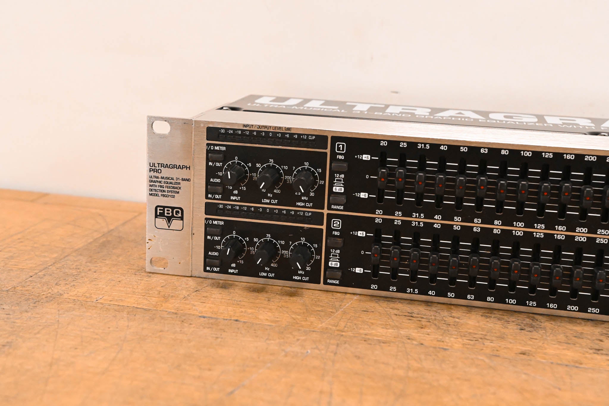 Behringer ULTRAGRAPH PRO FBQ3102 Dual 31-Band Graphic Equalizer