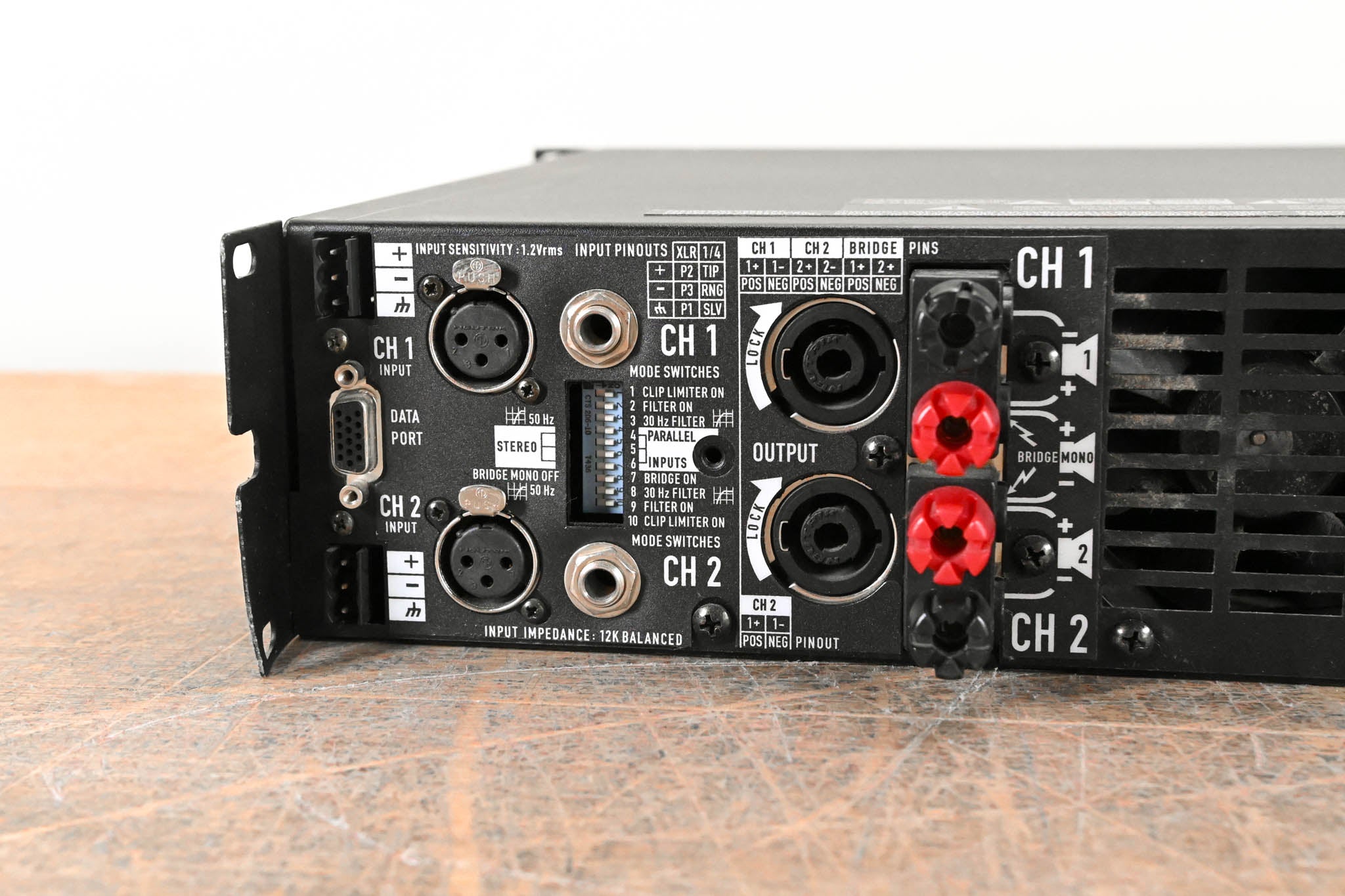 QSC PL230 PowerLight 2 Series 2-Channel 1500W Power Amplifier