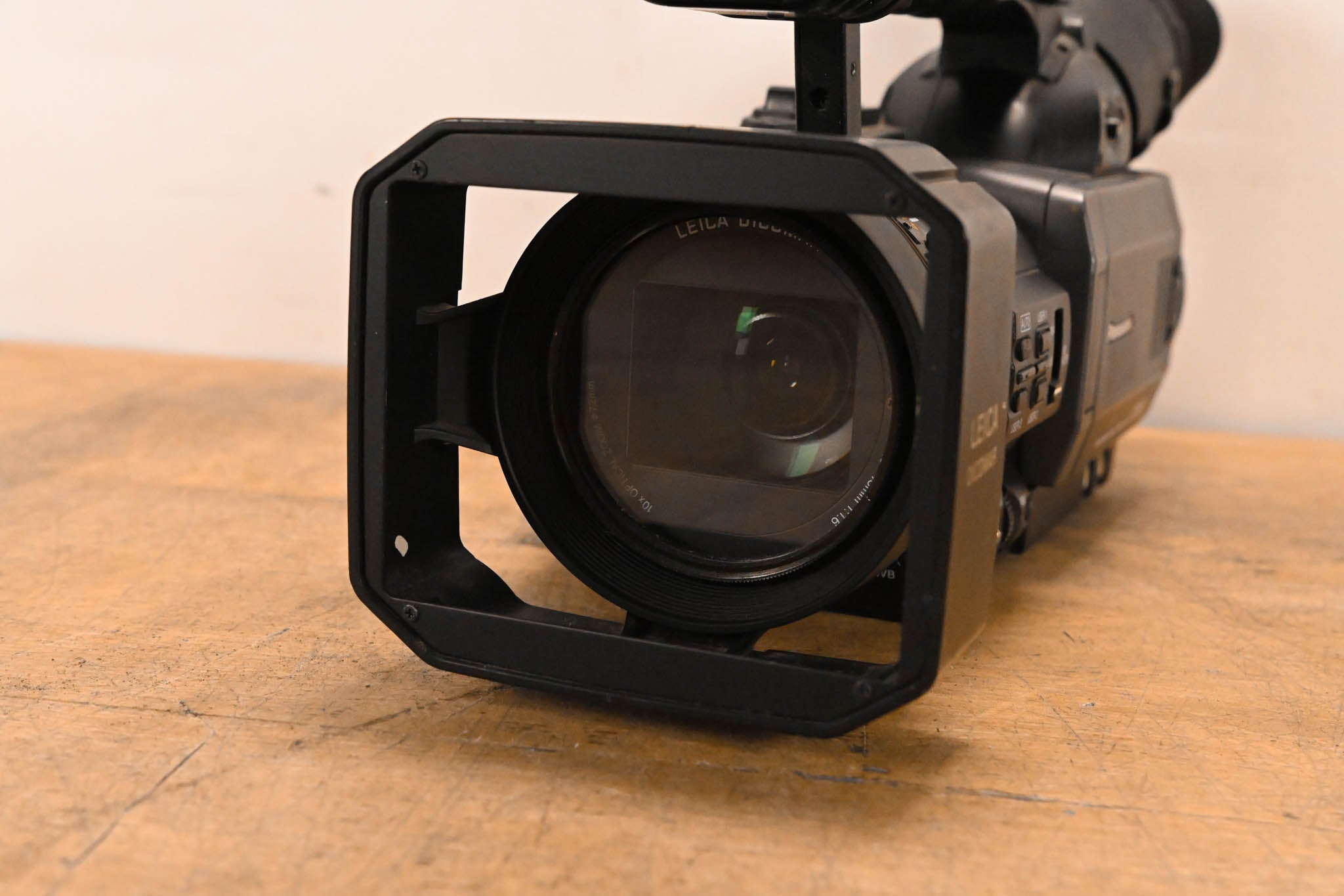 Panasonic AG-DVX100B 3-CCD Mini-DV Cinema Video Camcorder