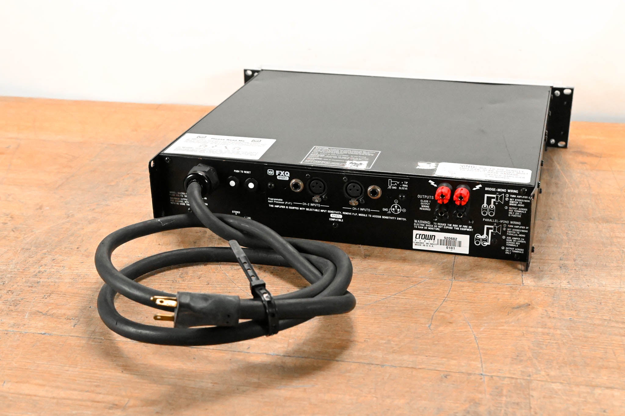 Crown Macro-Tech 2402 2-Channel Power Amplifier