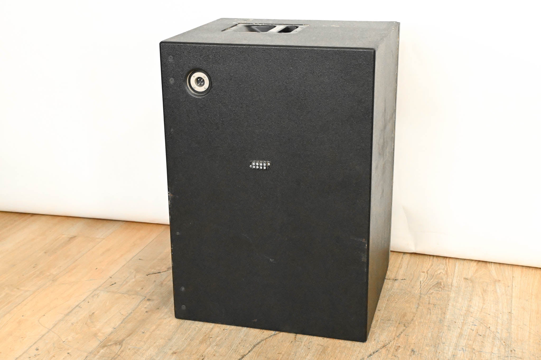 Meyer Sound UltraSeries USW-1 Dual 15" Passive Subwoofer