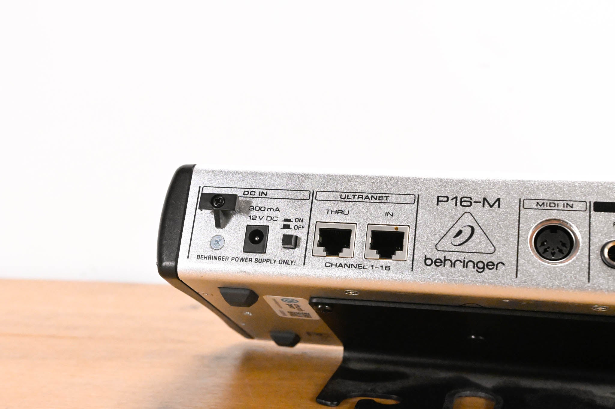 Behringer Powerplay P16-M 16-Channel Digital Personal Mixer