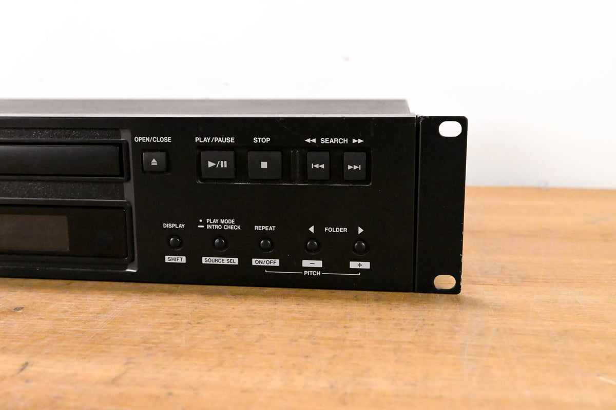 TASCAM CD-200iL Professional CD Player & iPod Dock