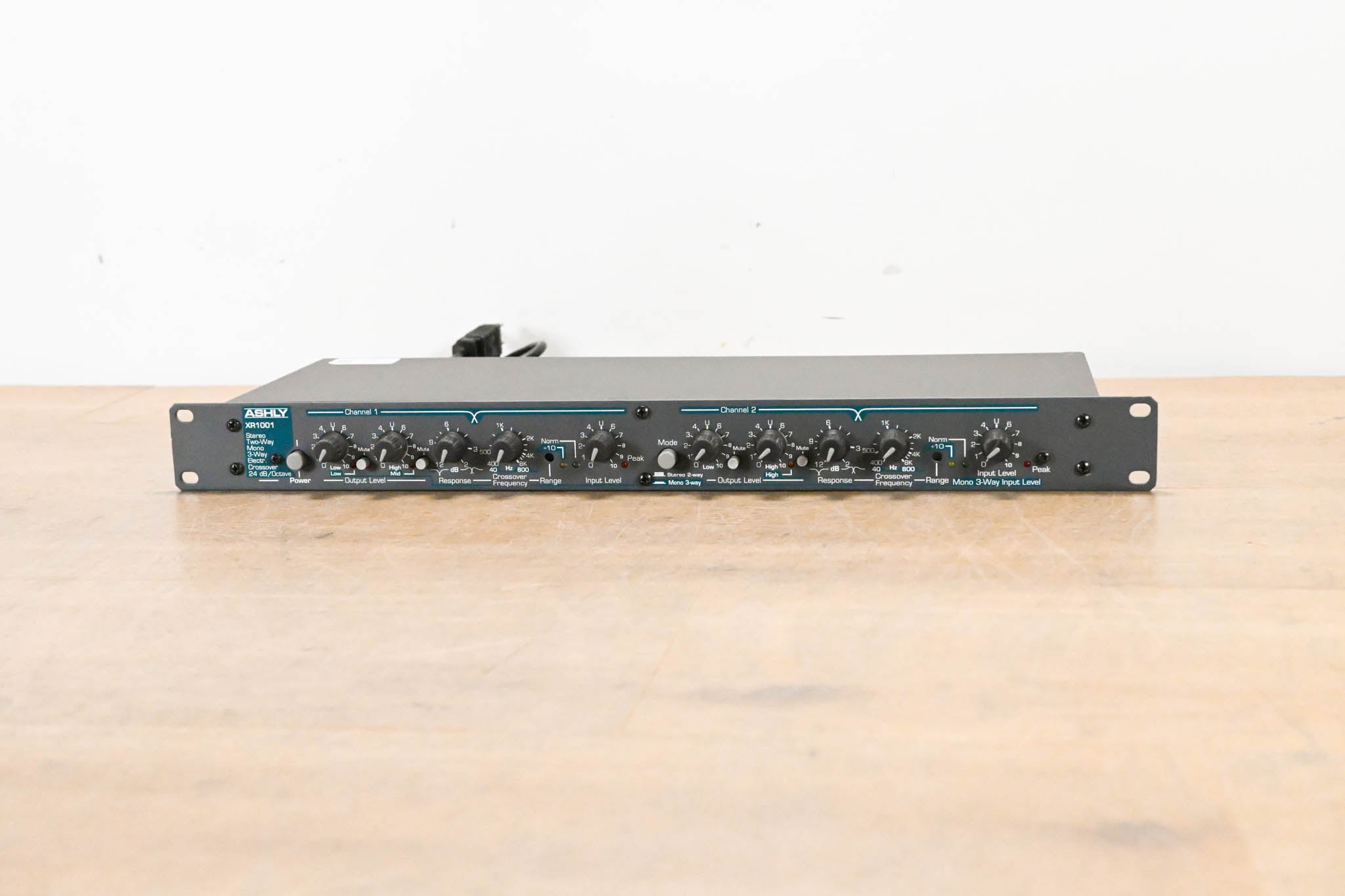 Ashly XR-1001 Stereo 2-Way, Mono 3-Way Crossover