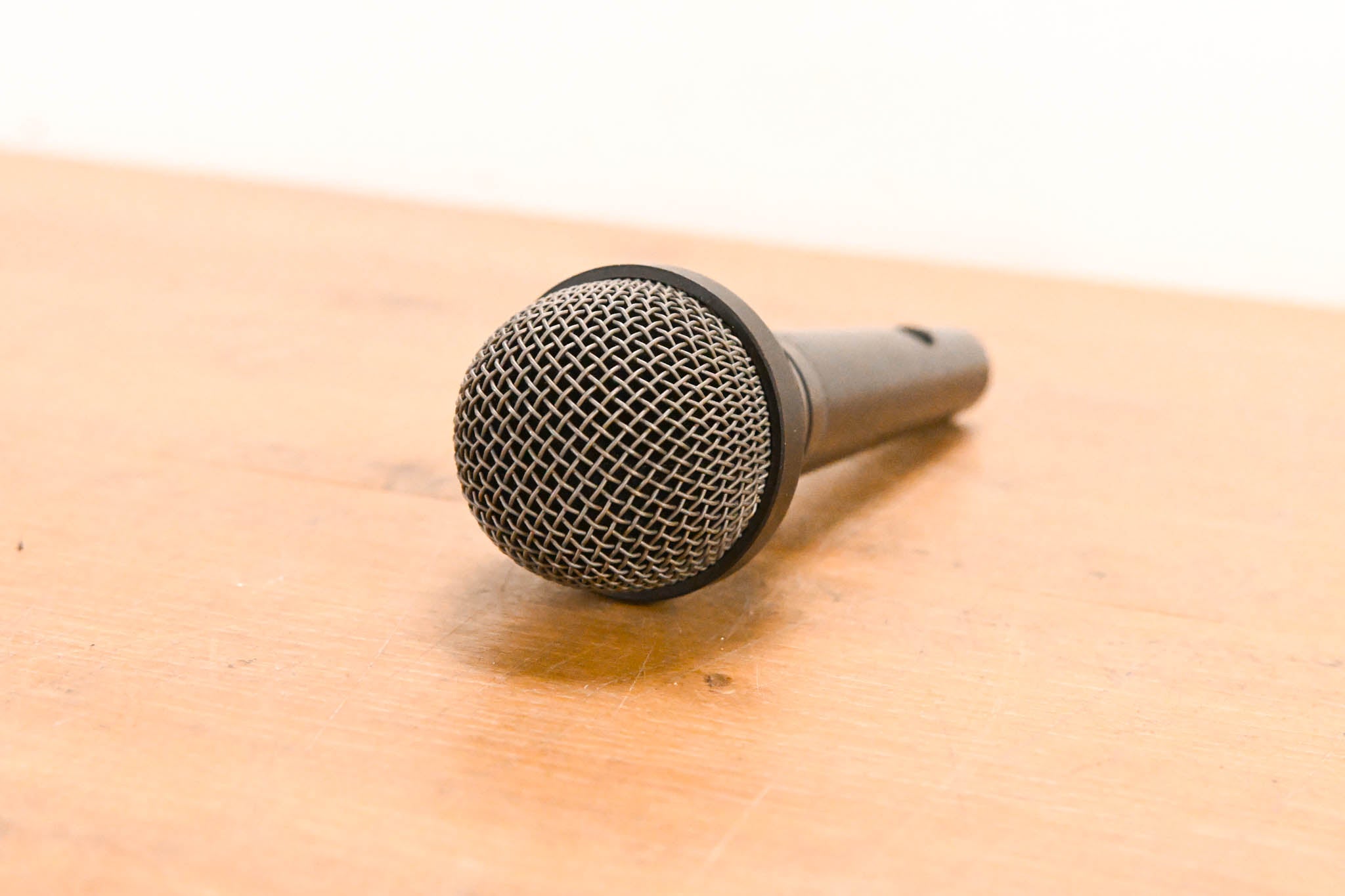 AKG D330BT Hypercardioid Dynamic Microphone