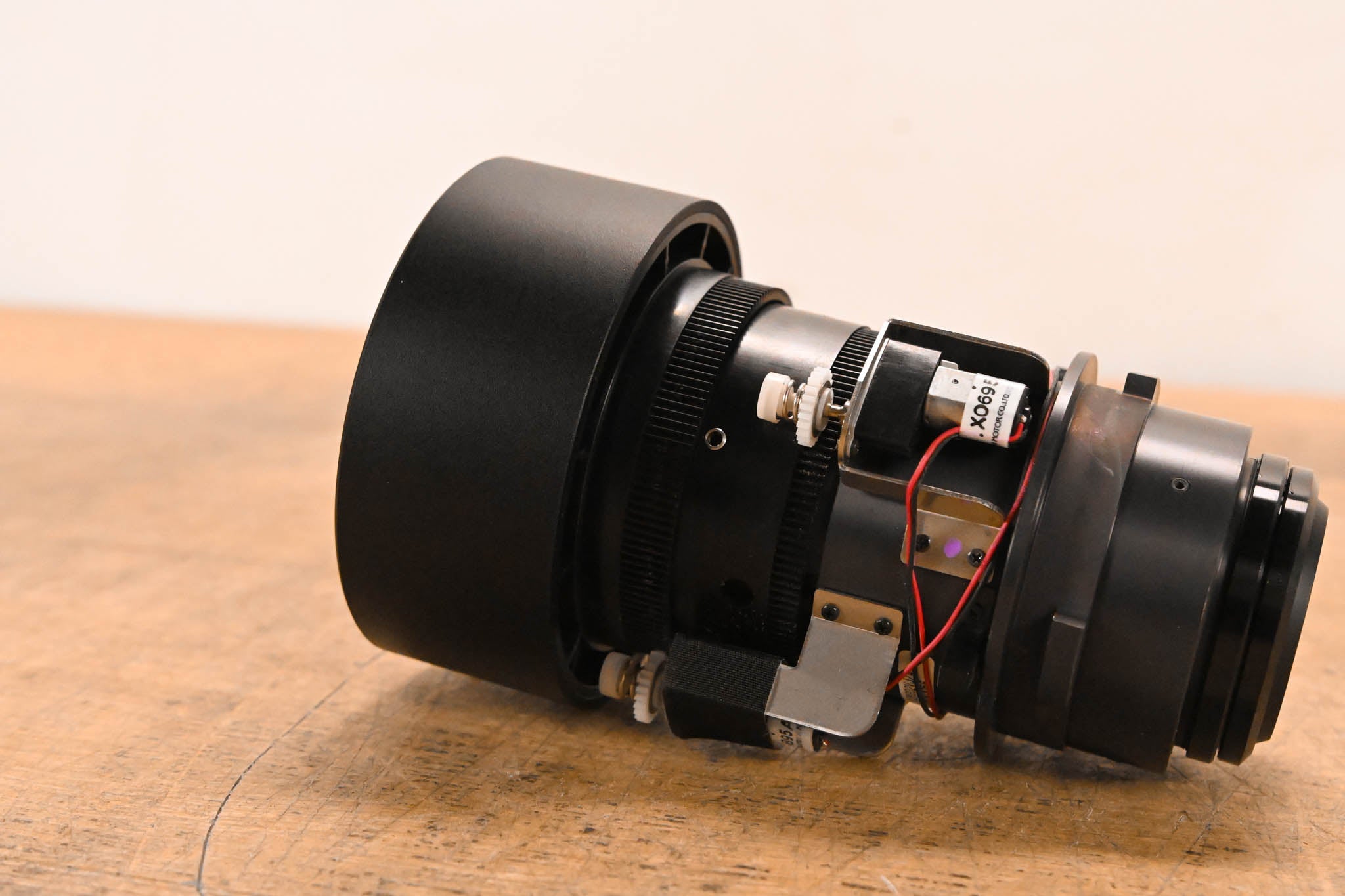 Panasonic ET-DLE400 Long Throw DLP Projector Zoom Lens XGA (5.7-8.0:1)