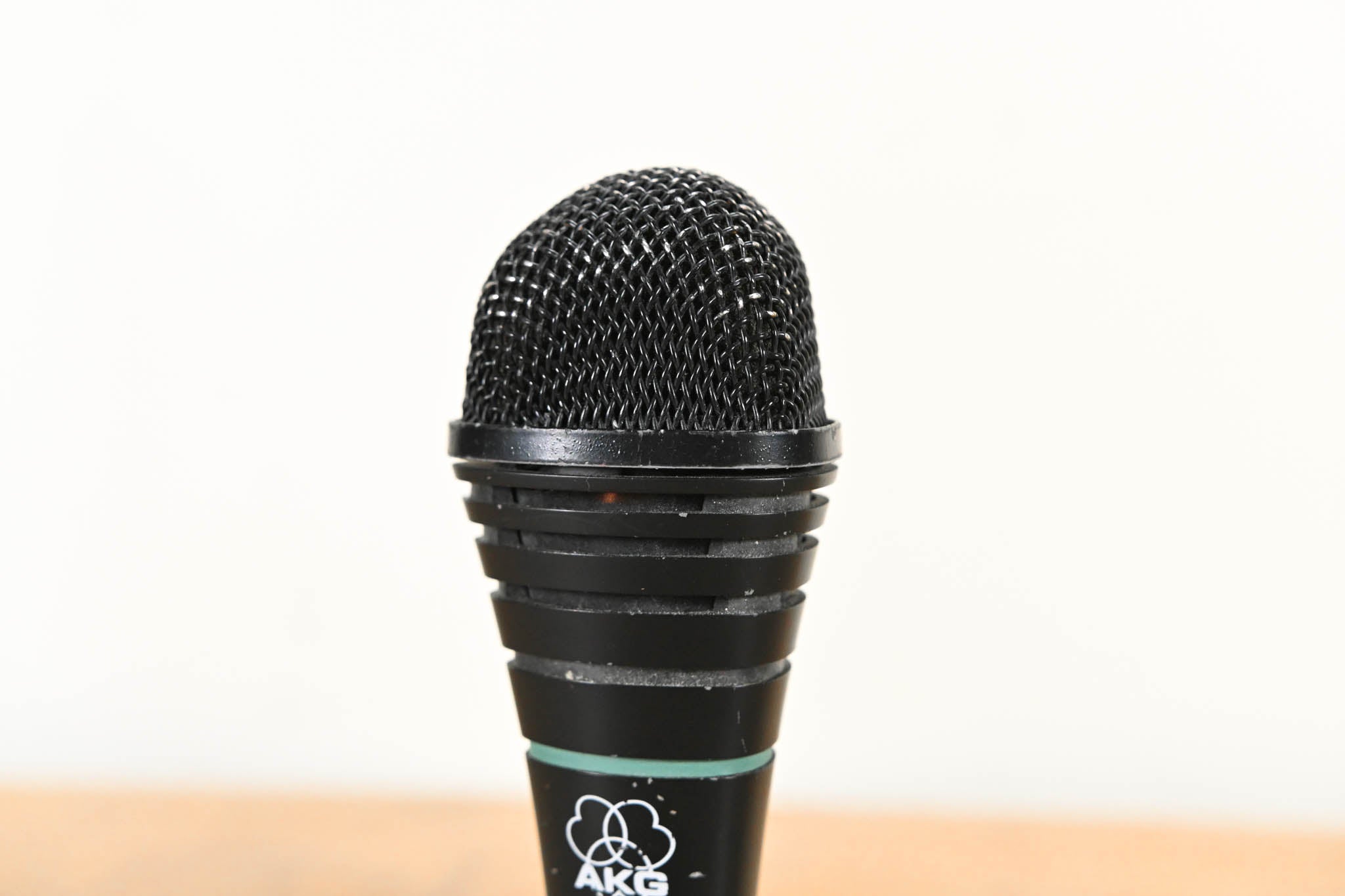 AKG D3800 Dynamic Hypercardioid Microphone