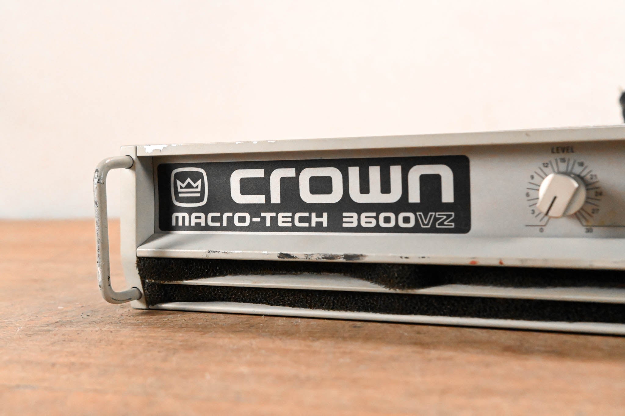 Crown Macro-Tech 3600VZ 2-Channel Power Amplifier