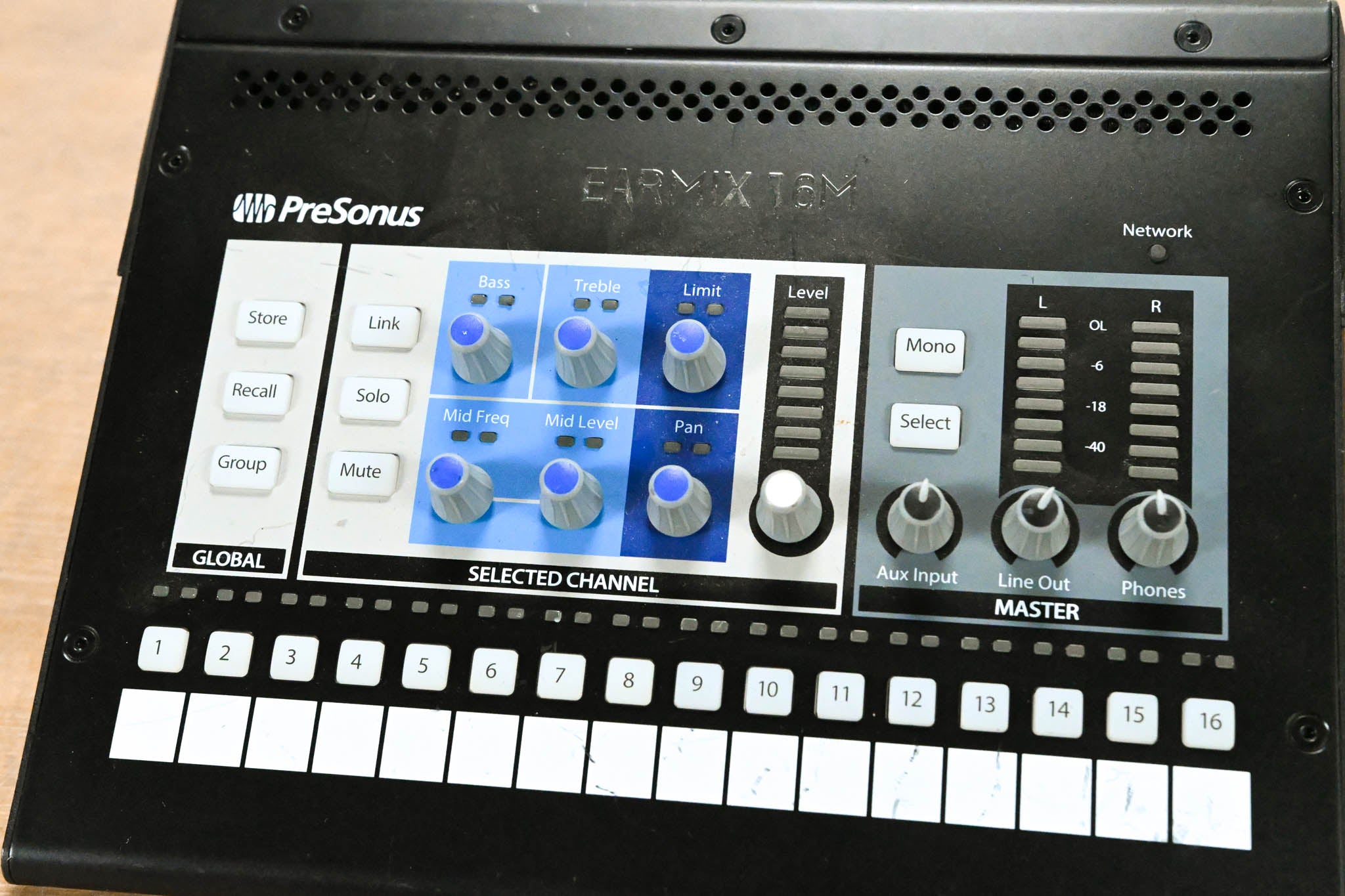 PreSonus EarMix 16M 16-Channel AVB Personal Monitor Mixer