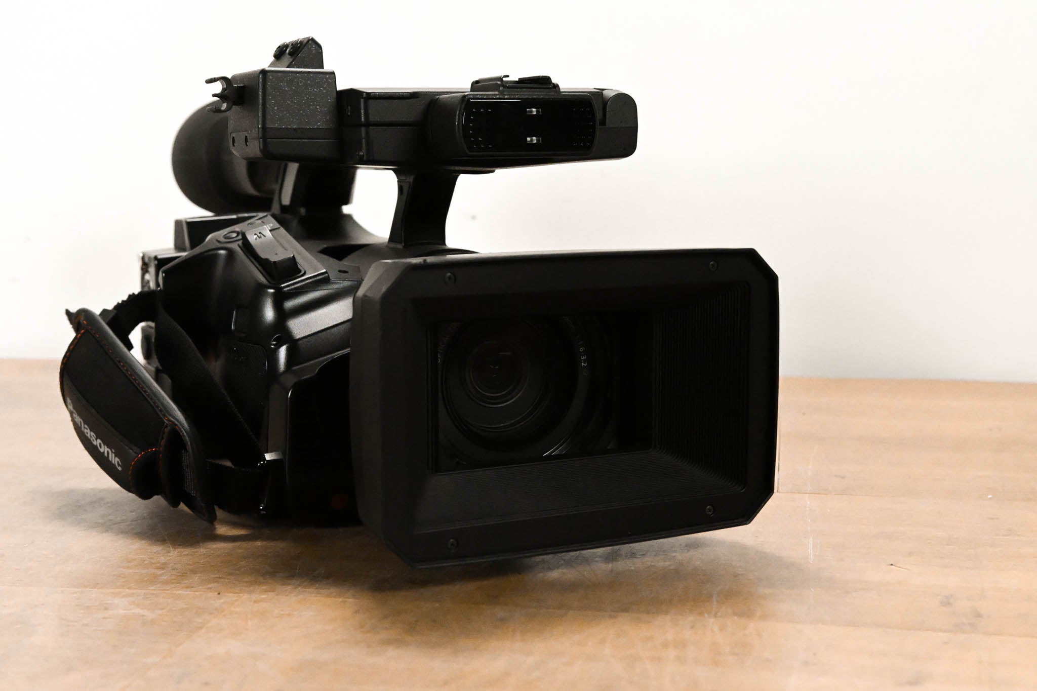Panasonic AJ-PX230 P2HD 1080p60 AVC Ultra Camcorder