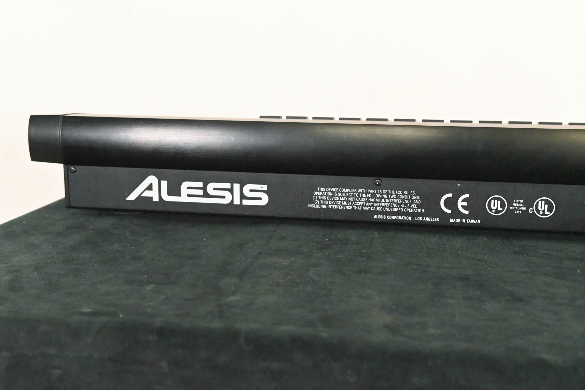 Alesis QS7 76-Key Synthesizer Keyboard