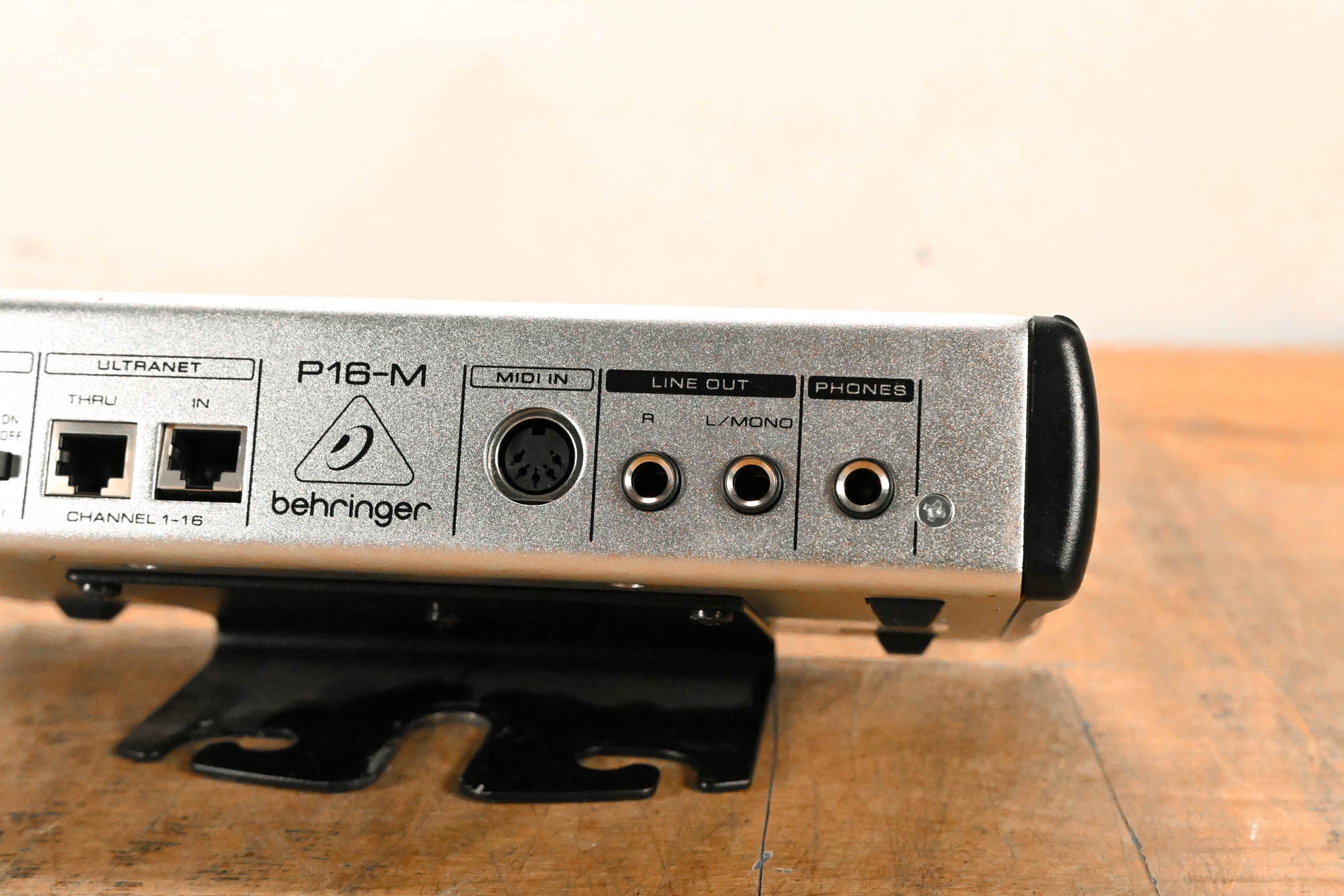 Behringer Powerplay P16-M 16-Channel Digital Personal Mixer