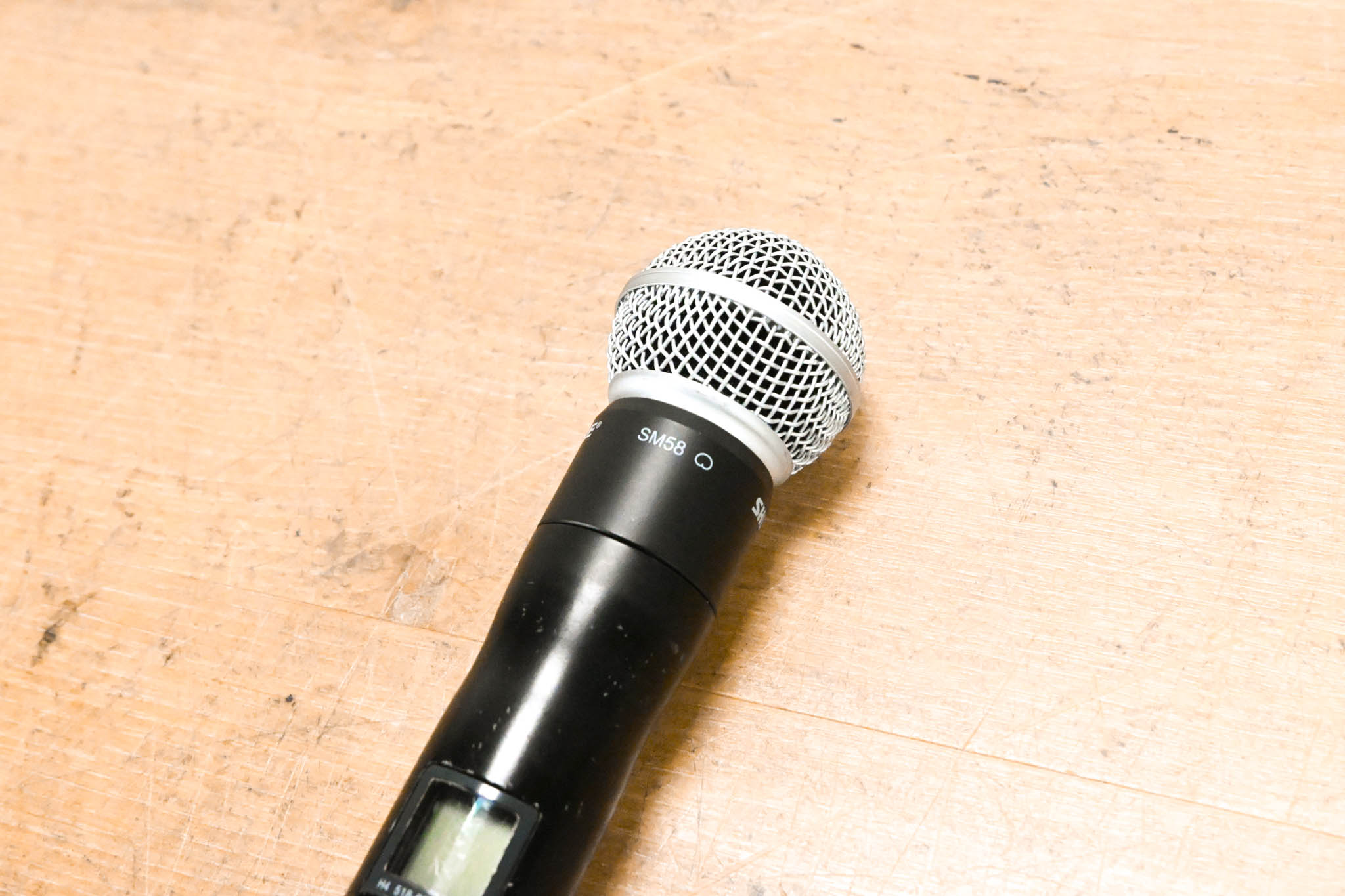 Shure UR2/SM58 Handheld Transmitter with SM58 Capsule - H4 Band